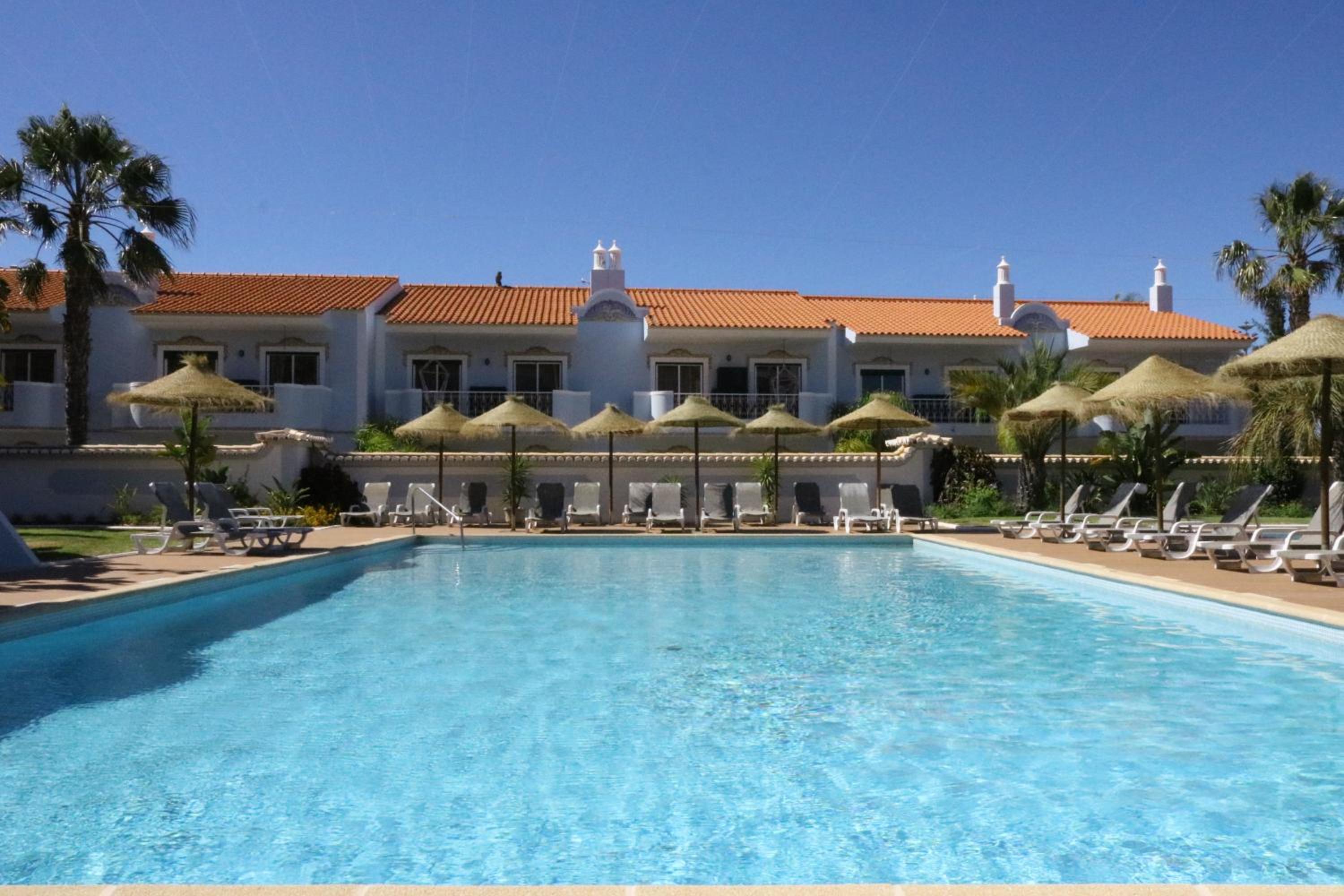 Apartment with Pool View  photo 3