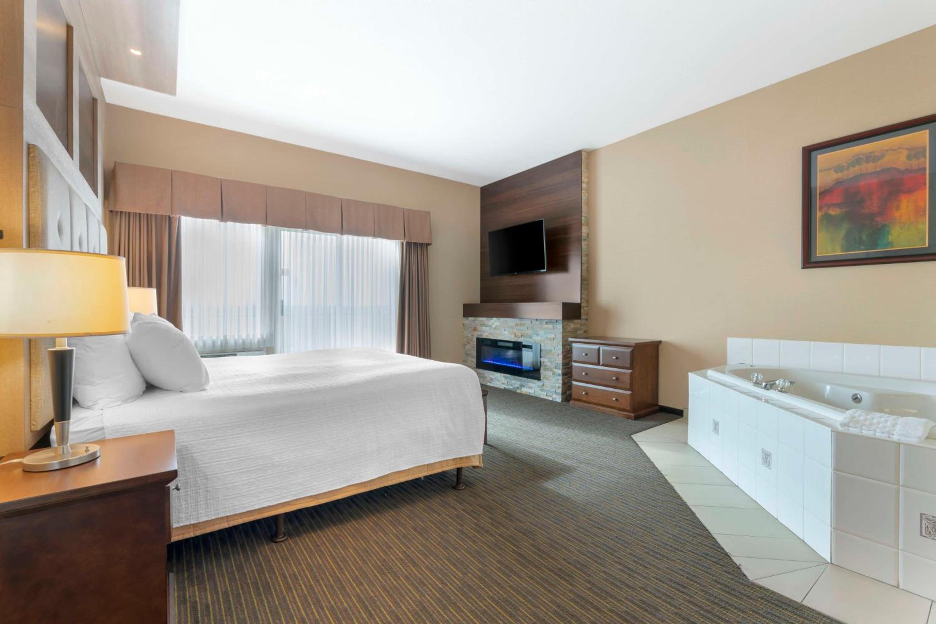 King Suite with Spa Bath - Non-Smoking
