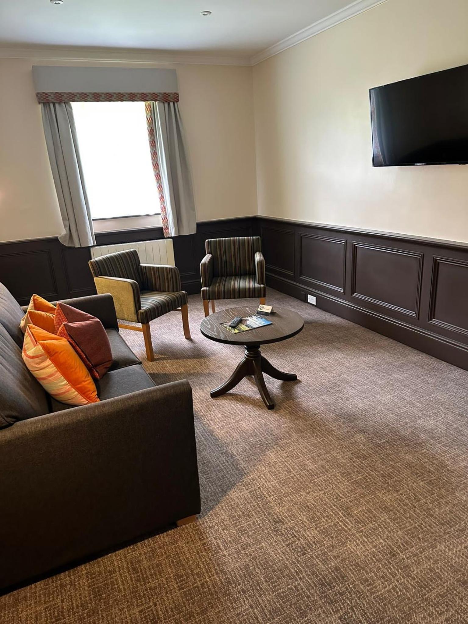Family Room - Photo 5