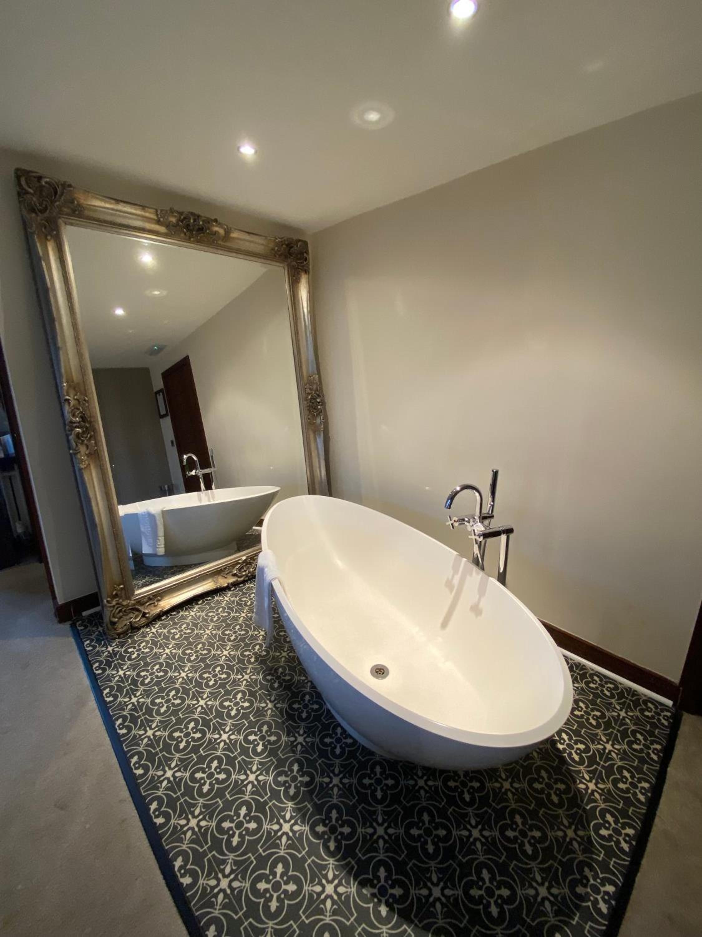 Deluxe Suite - Photo 4