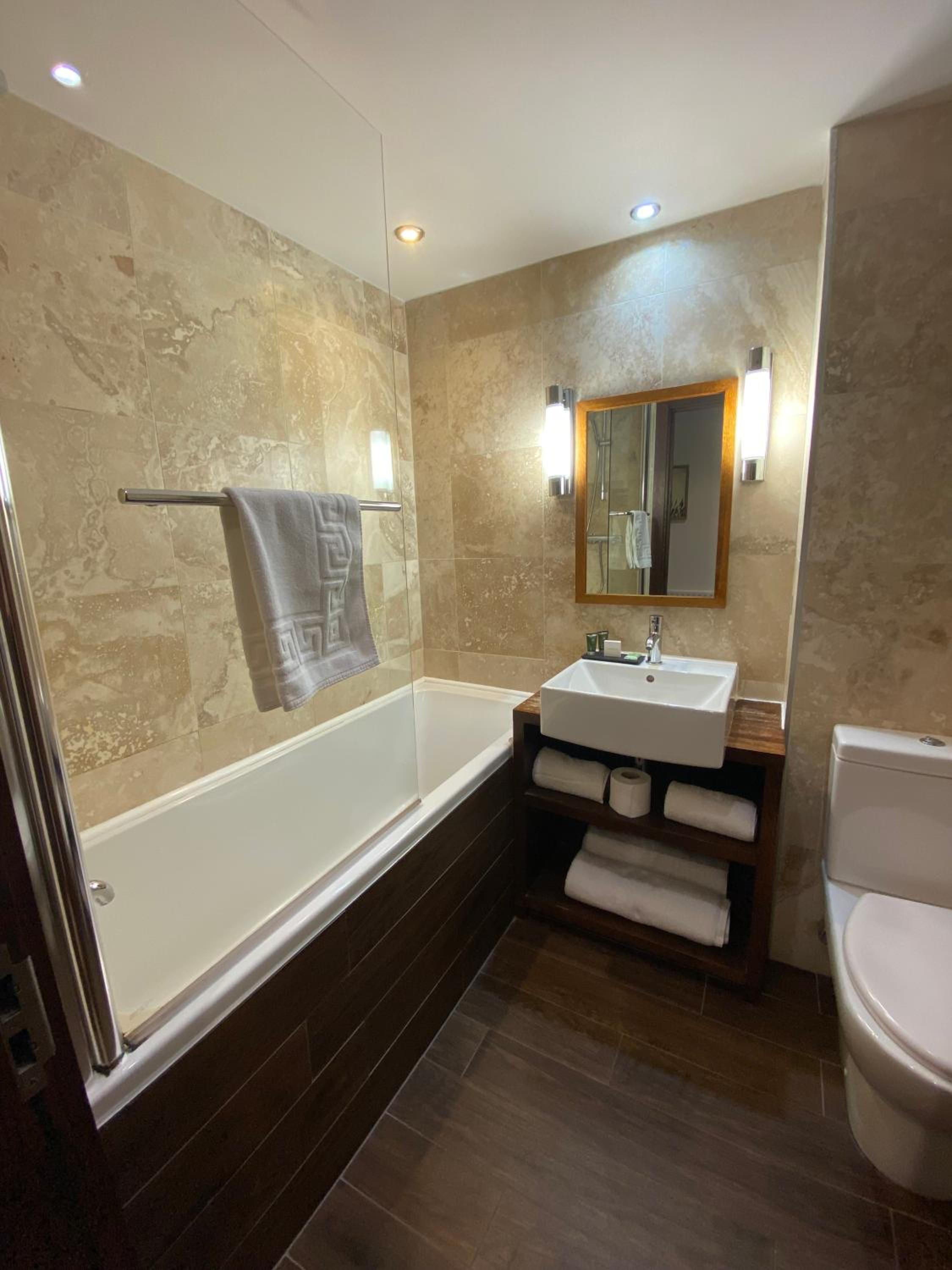 Double Room - Photo 7