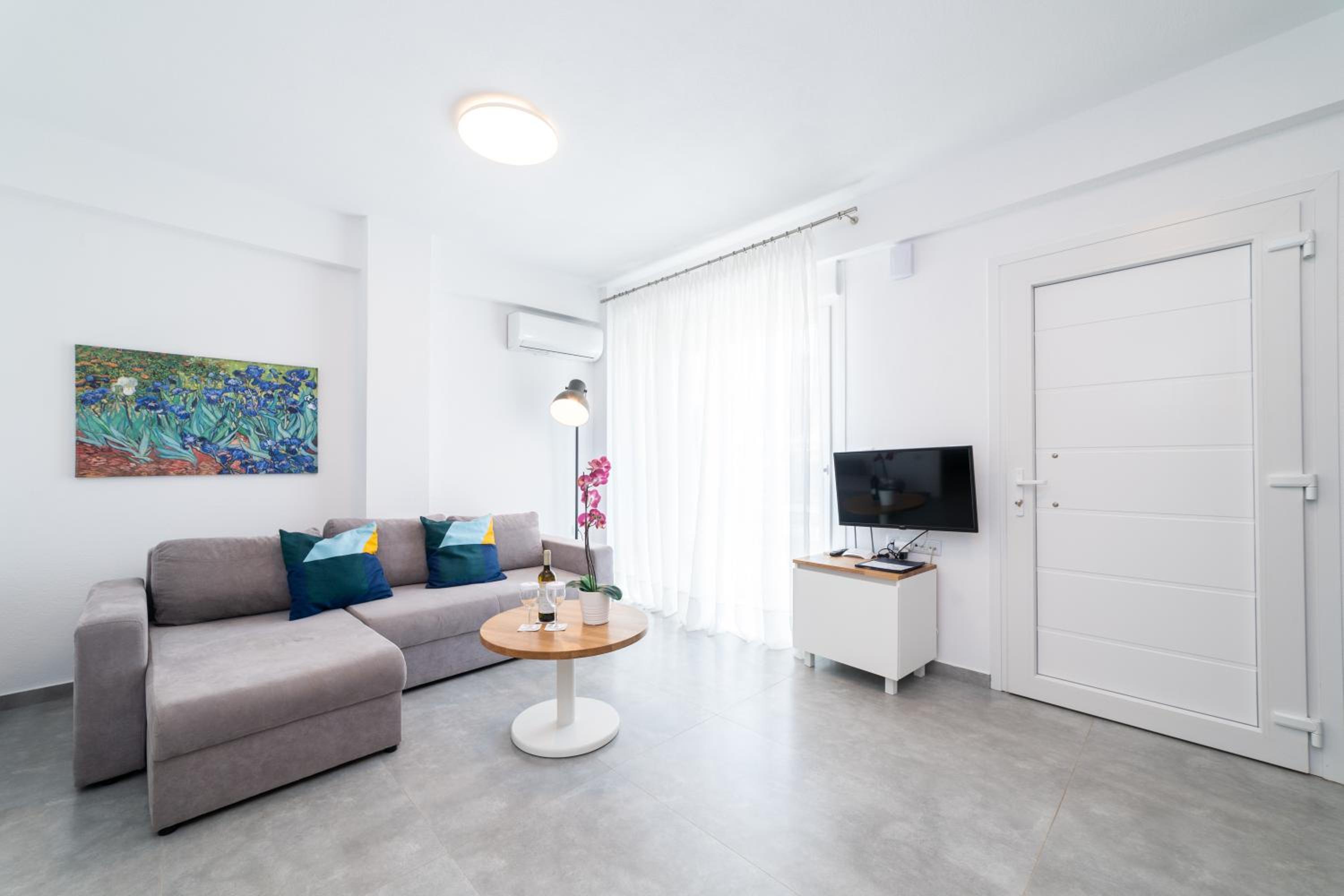 Maisonette photo 1