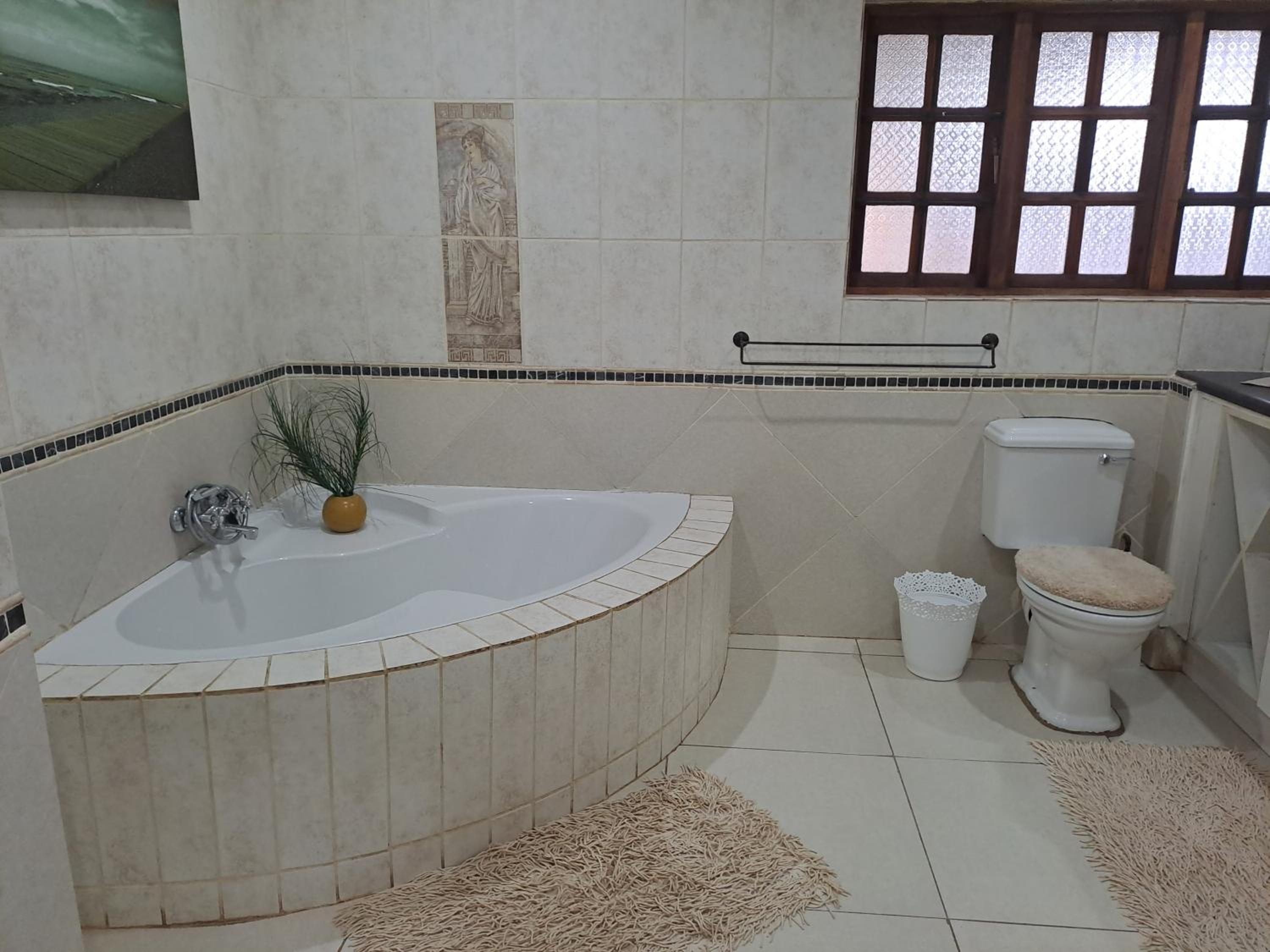 Double Room with Patio - Photo 5