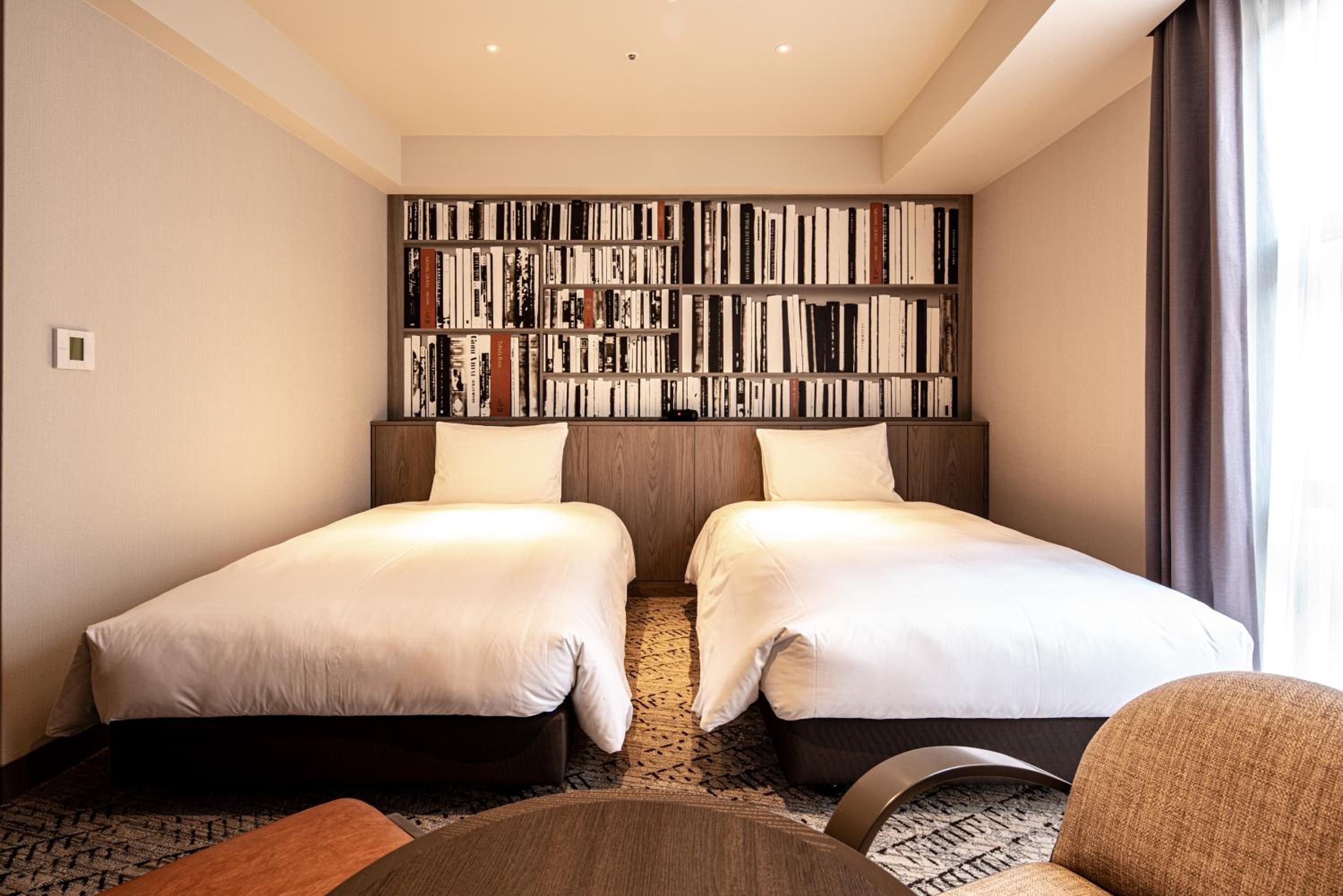 Standard Twin Room with Club Lounge Access (Episode 1) - Non-Smoking thumbnail 5