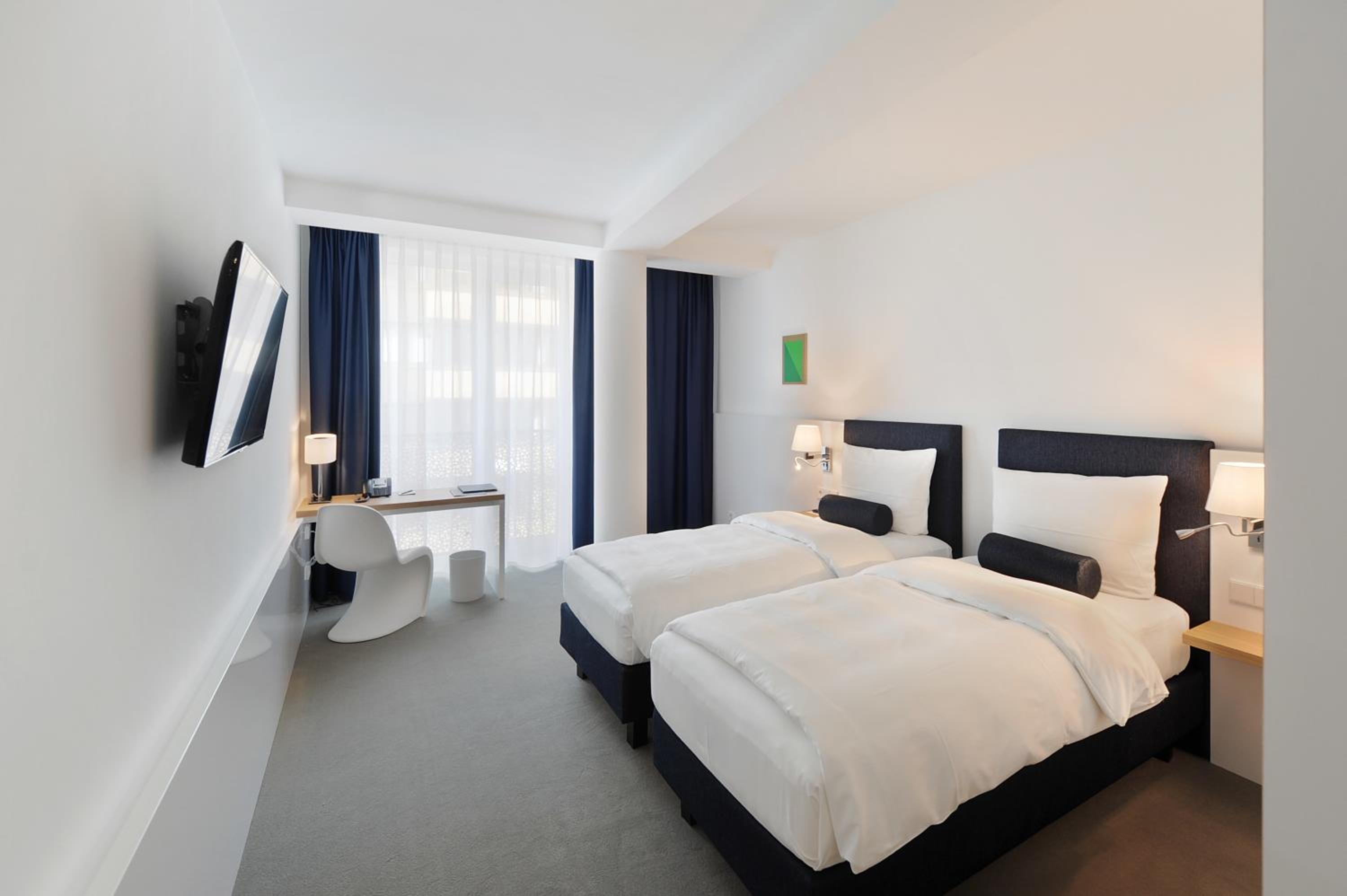 Twin Room - Photo 1
