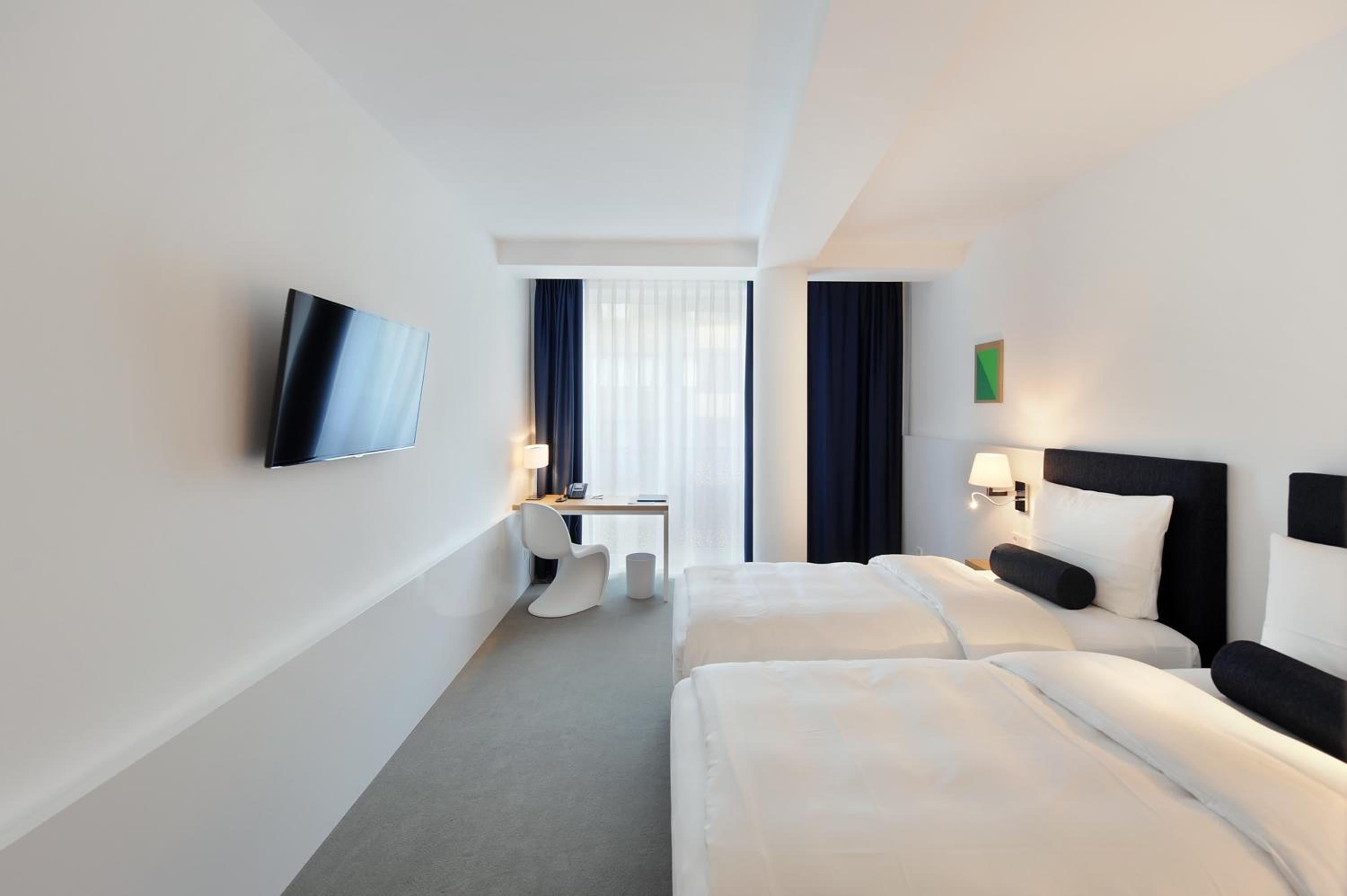 Twin Room - Photo 3
