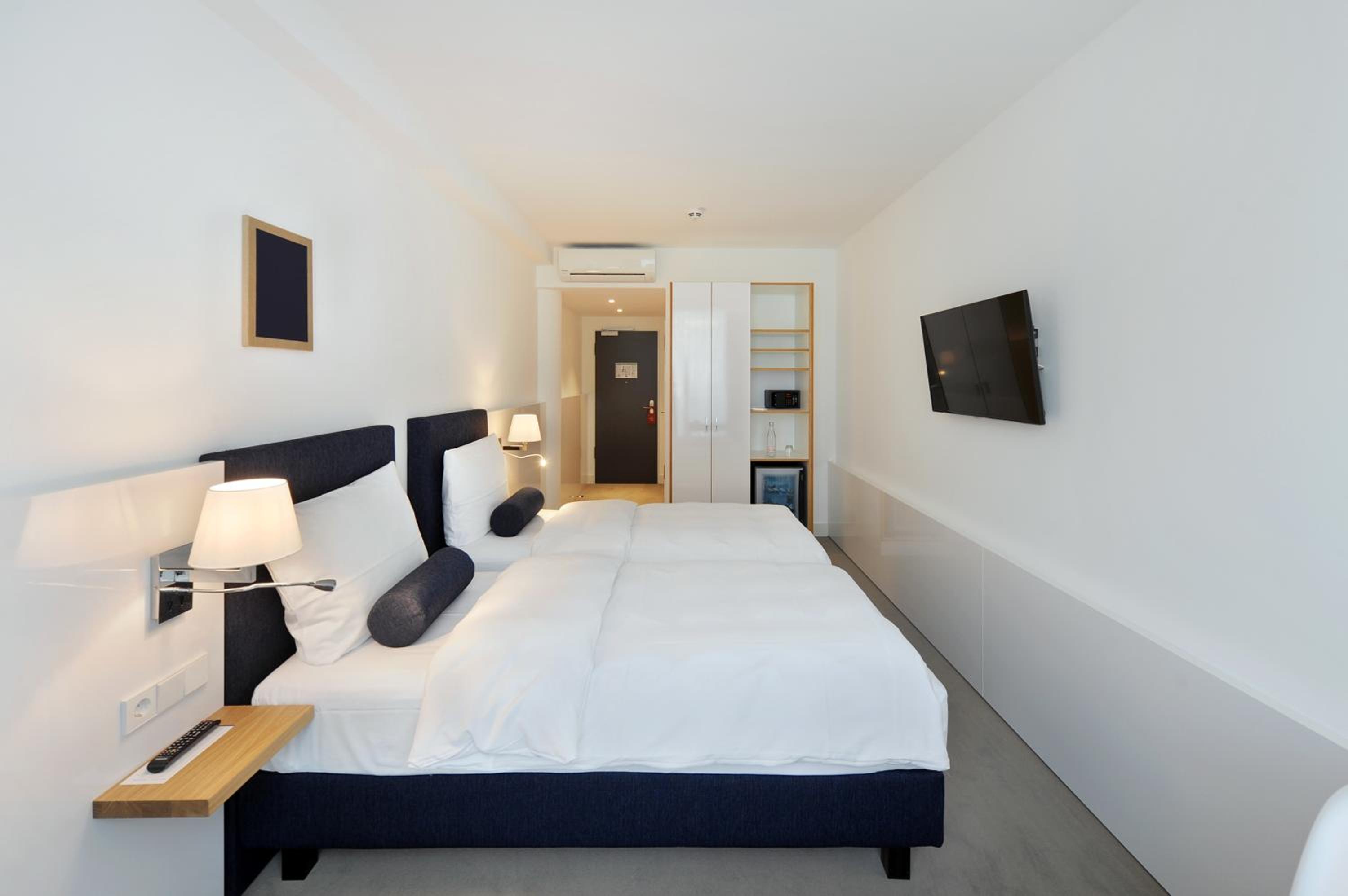 Twin Room - Photo 5
