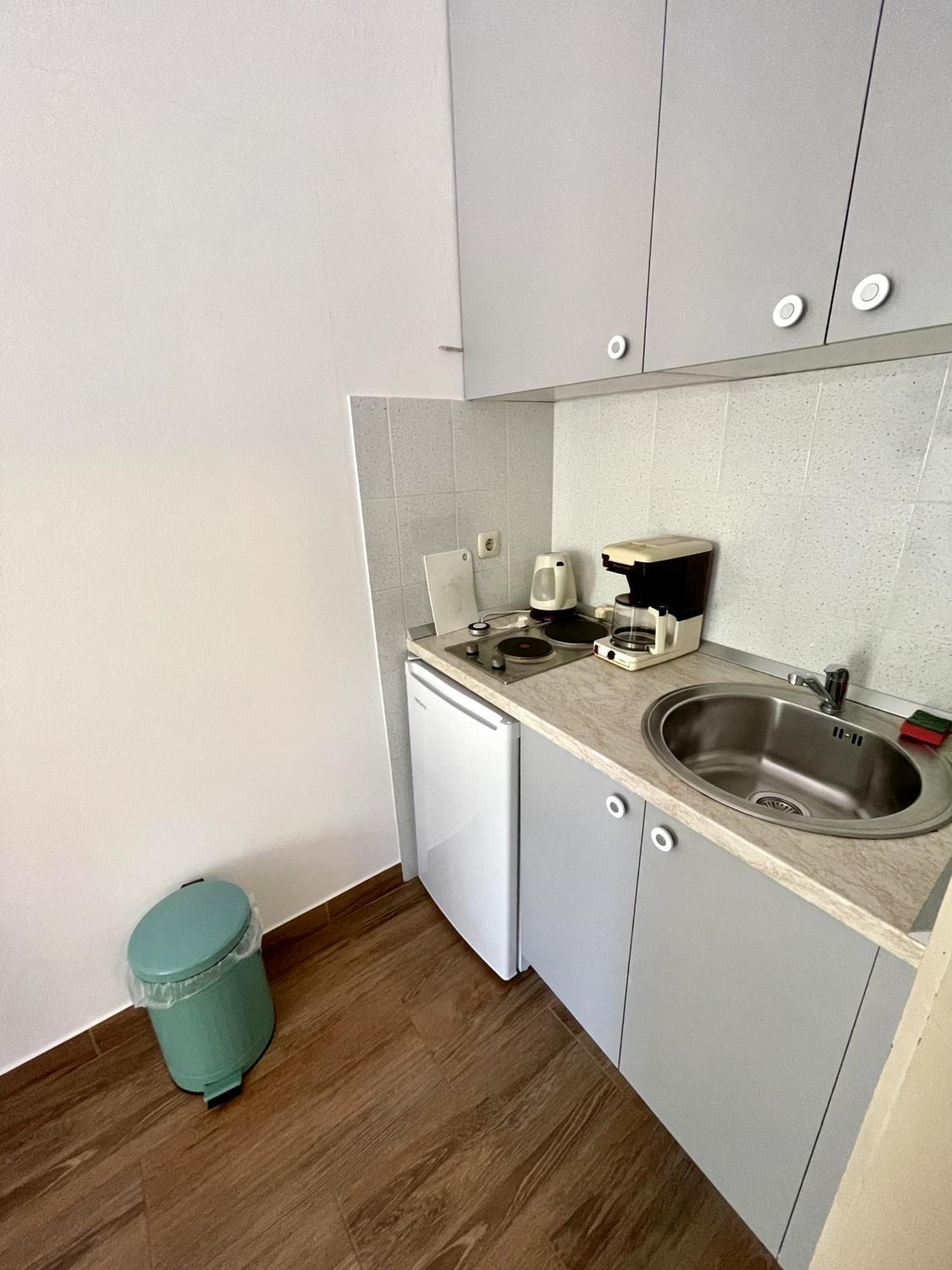 Studio Apartment with Terrace - Photo 13