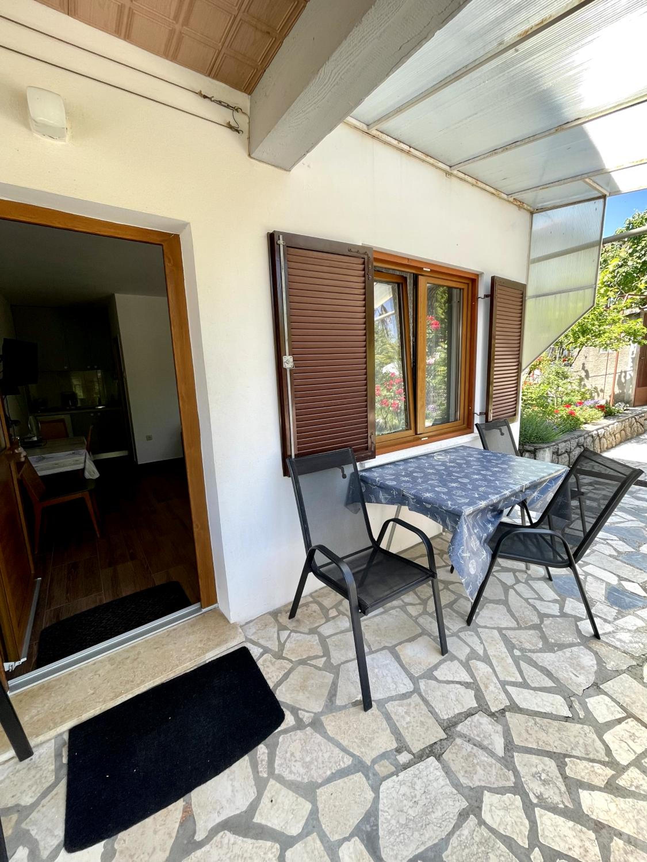 Studio Apartment with Terrace - Photo 22