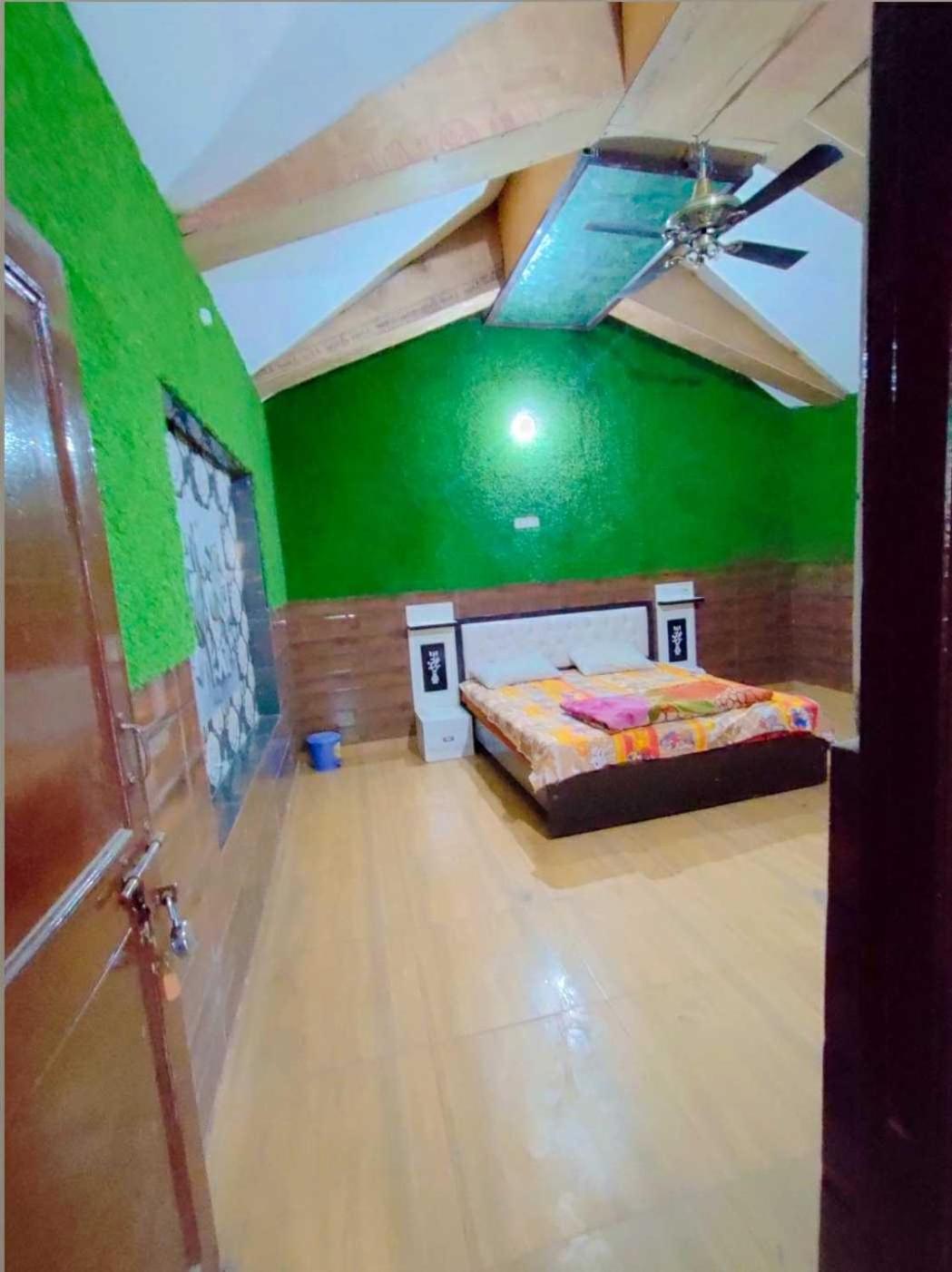 Classic Triple Room