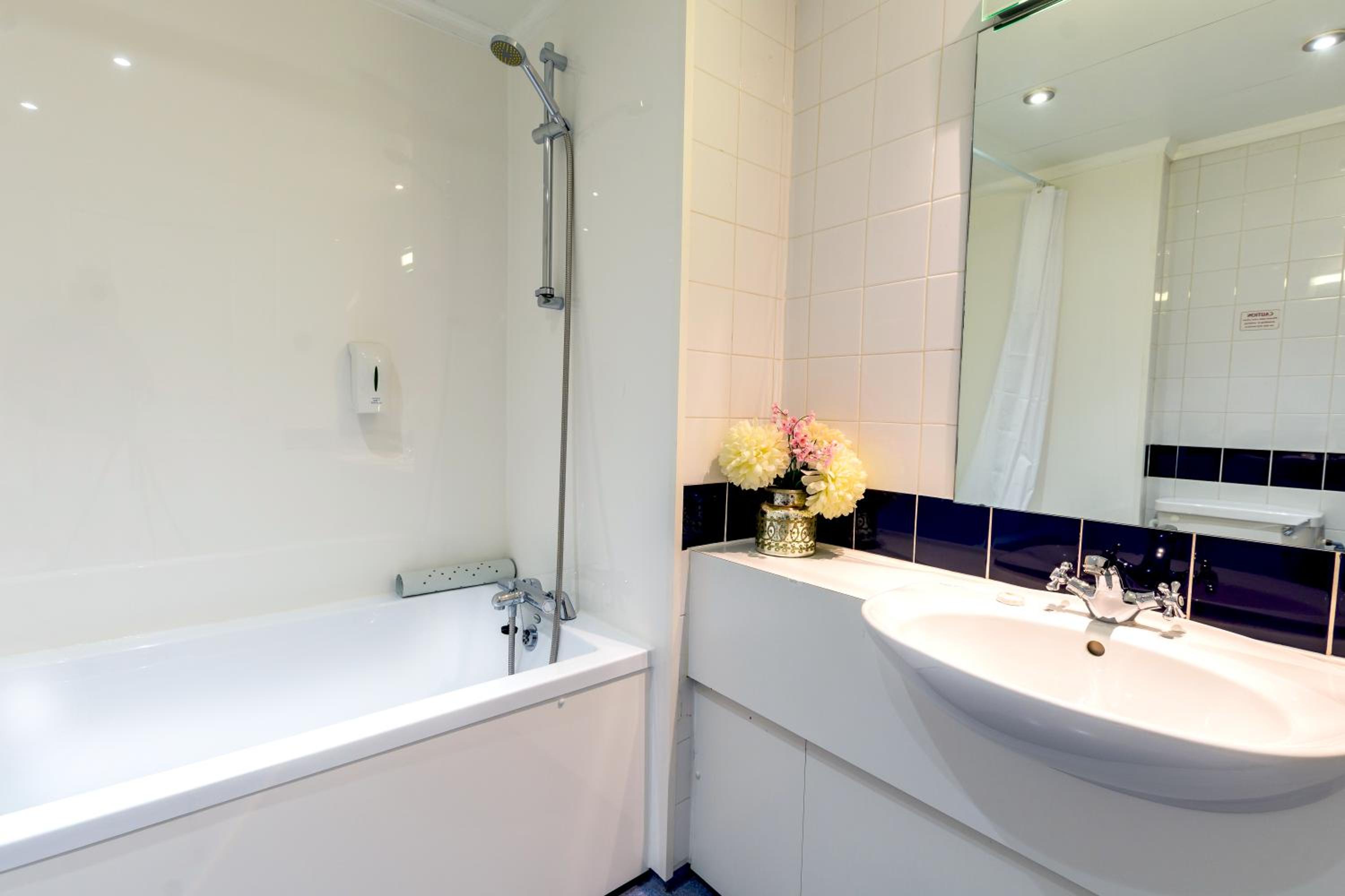 Superior Suite - Photo 3