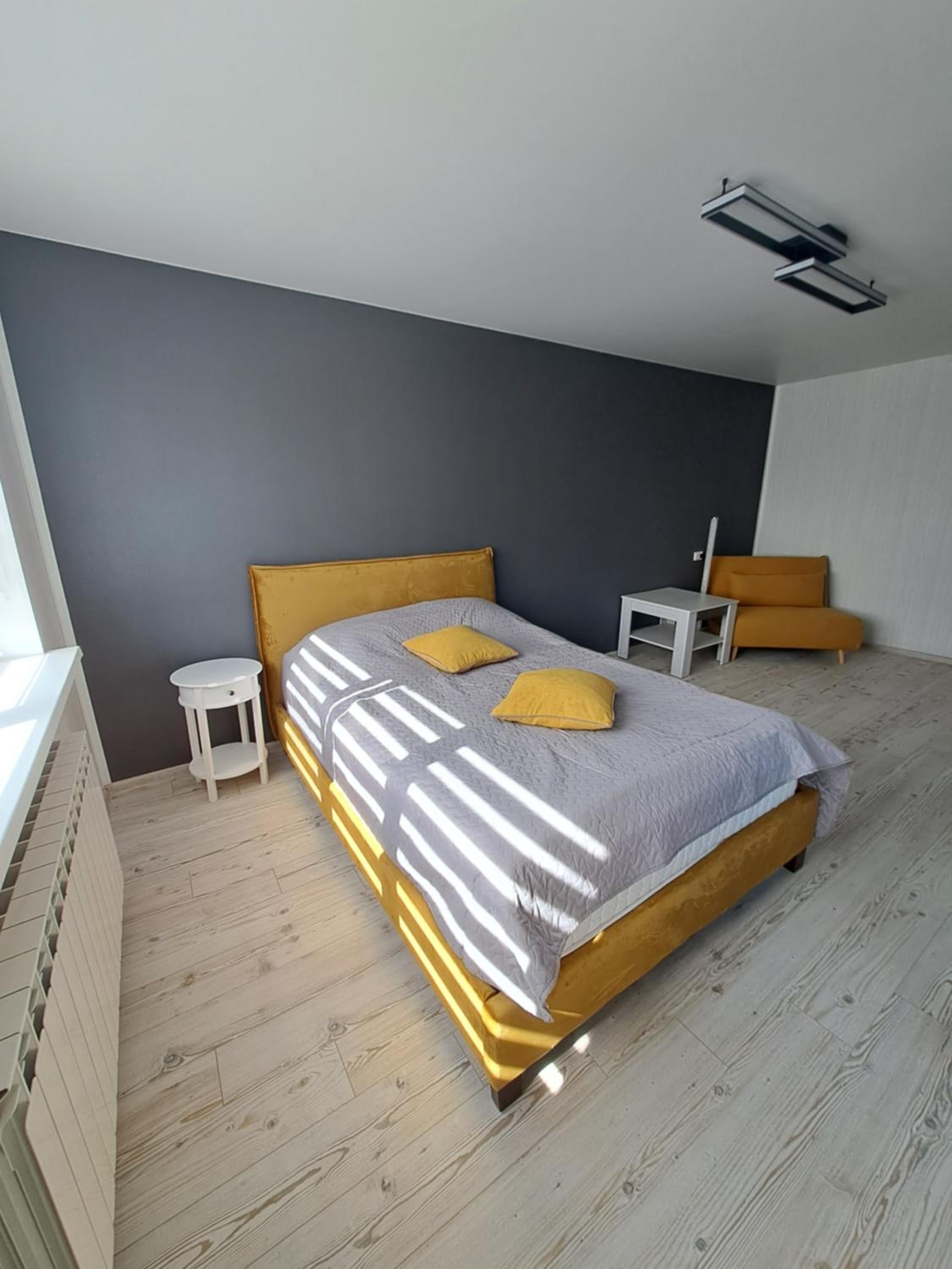 One-Bedroom Apartment - Photo 1