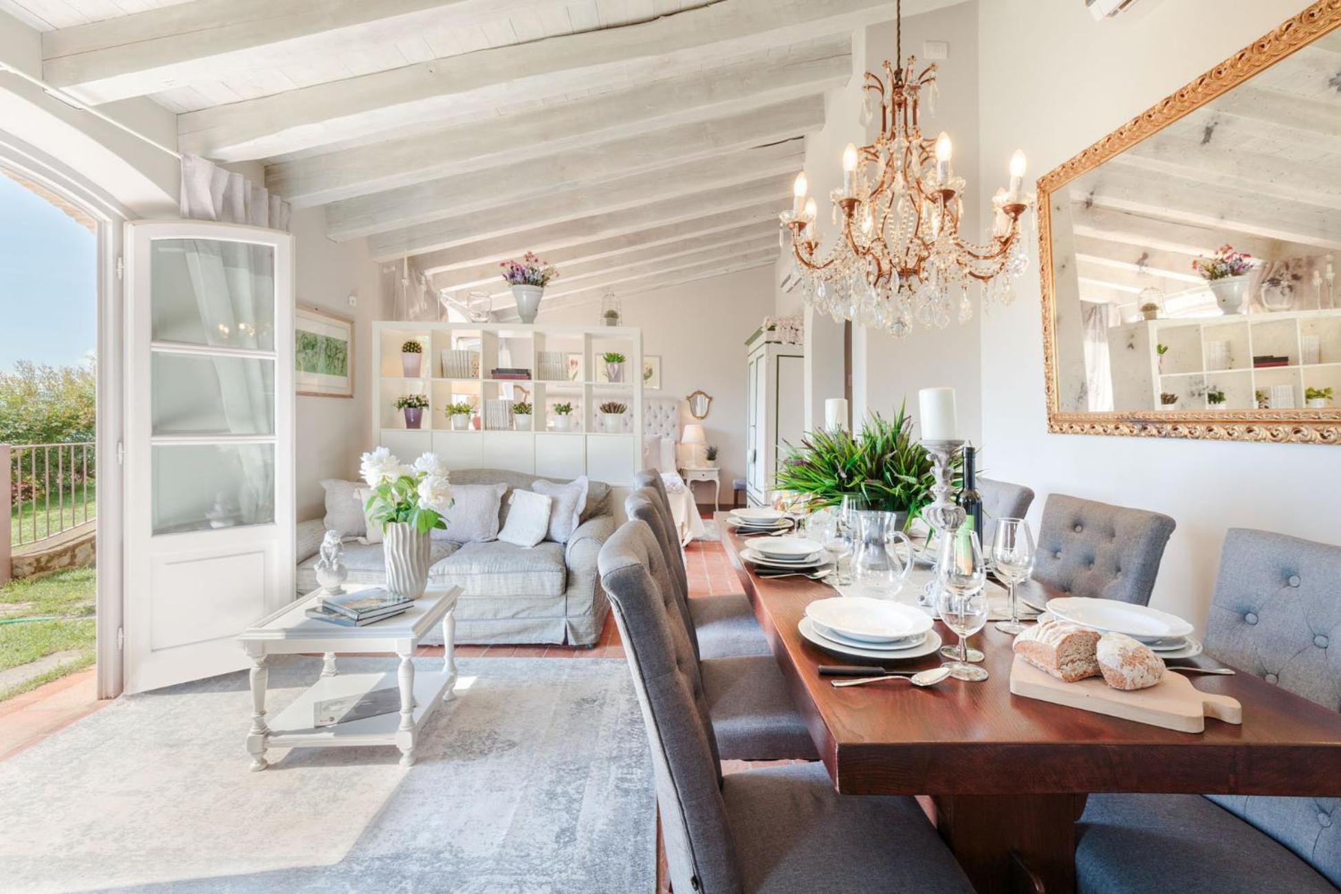 Villa photo 2