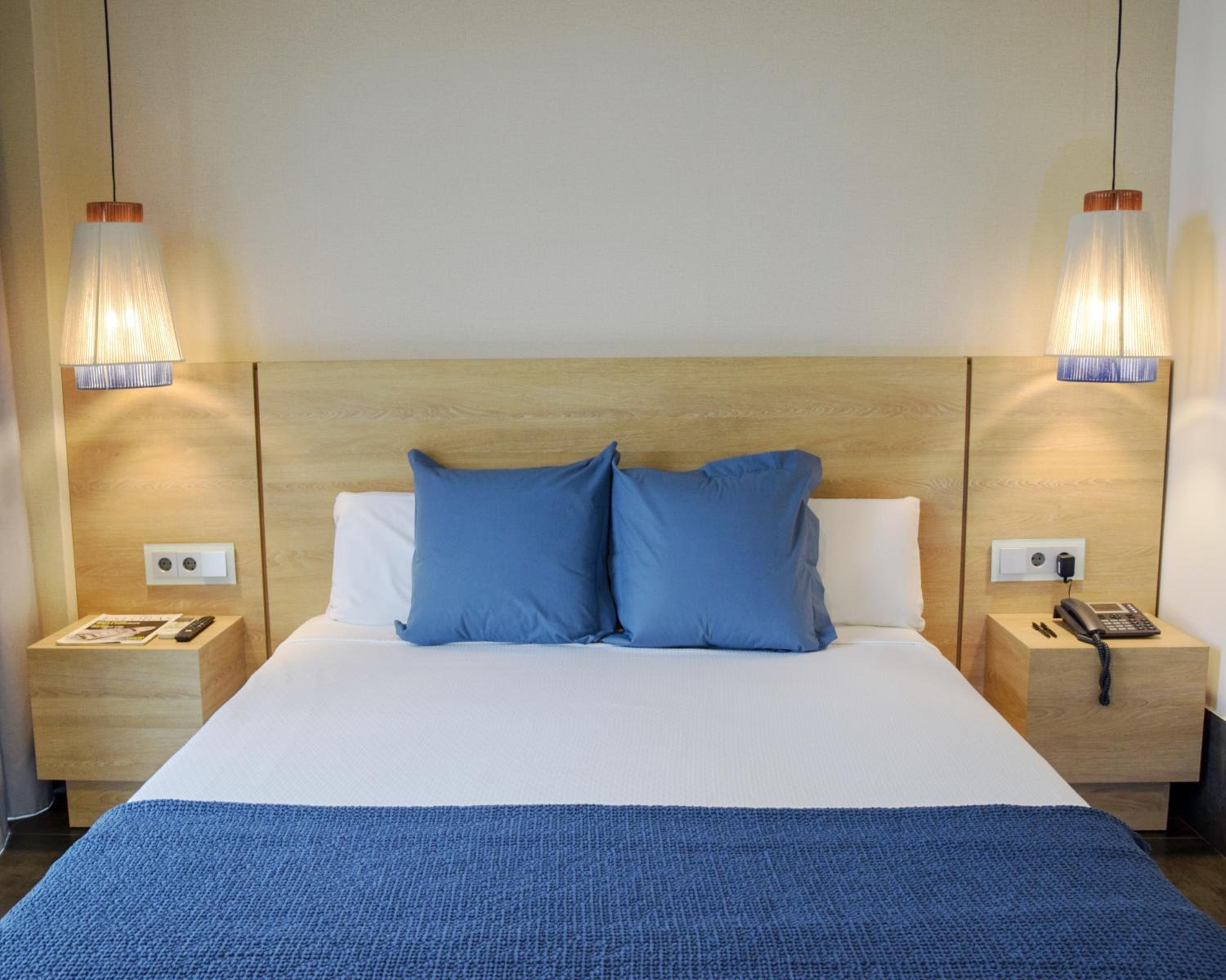Double Room - Photo 7