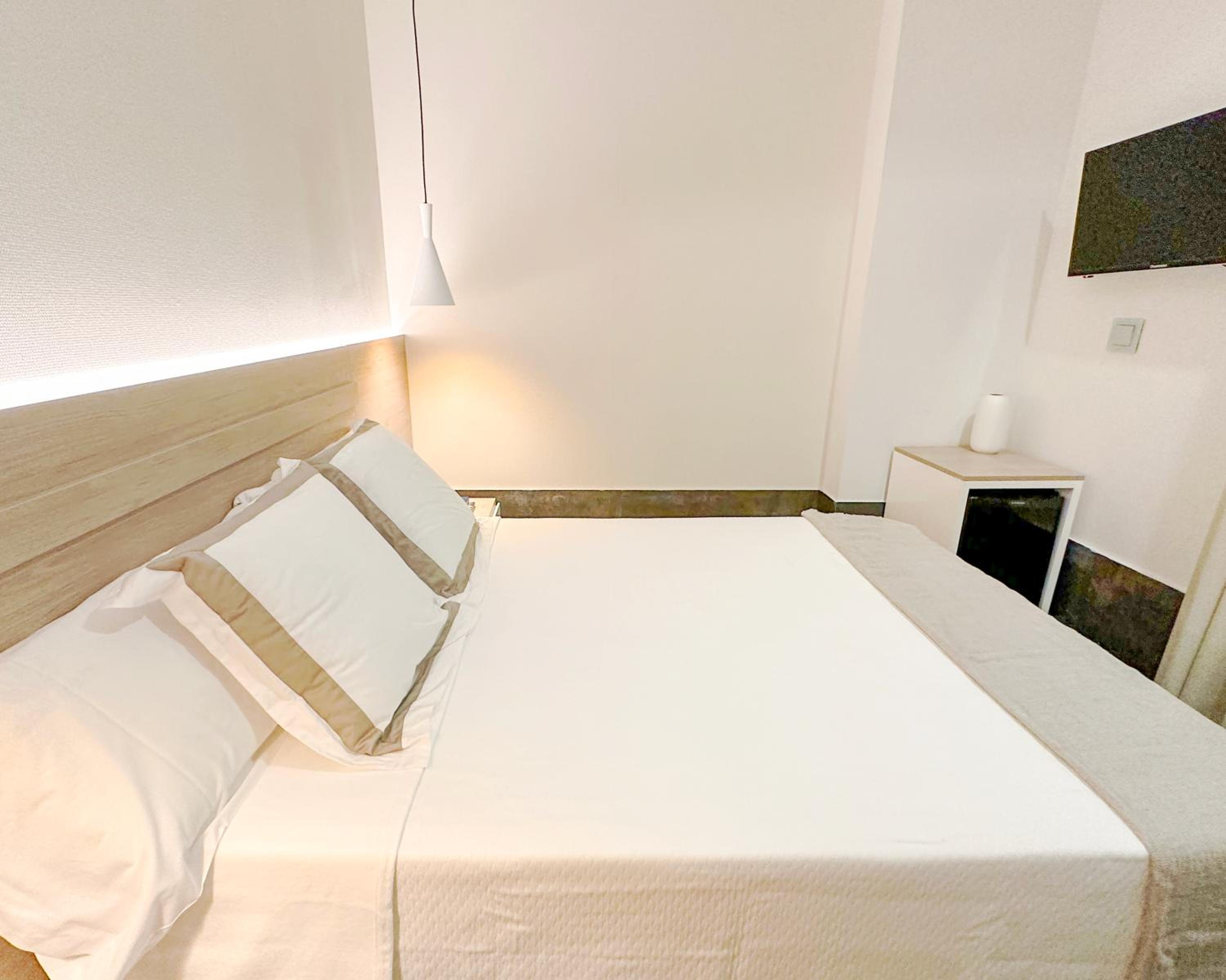Double Room - Photo 5