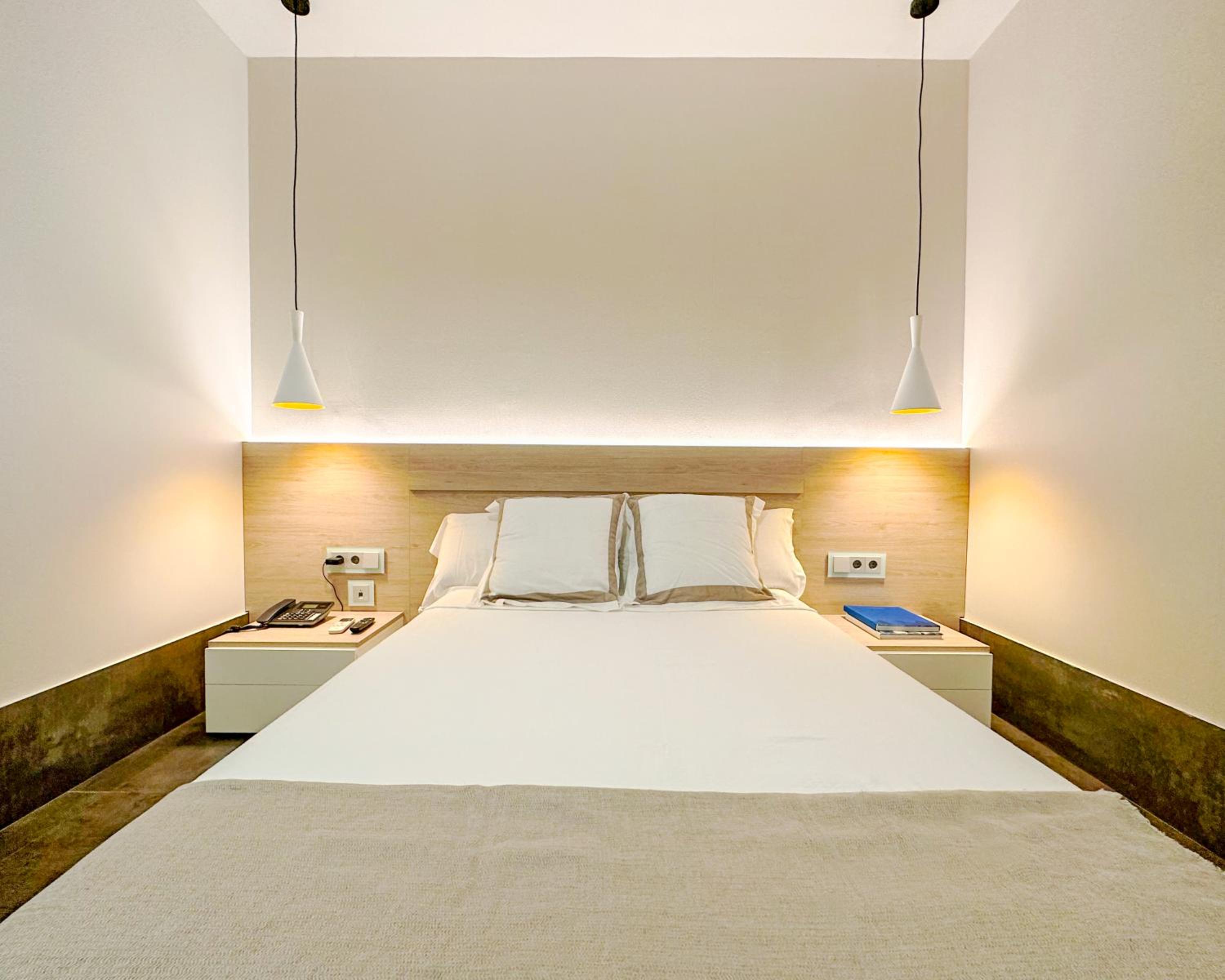 Double Room - Photo 6
