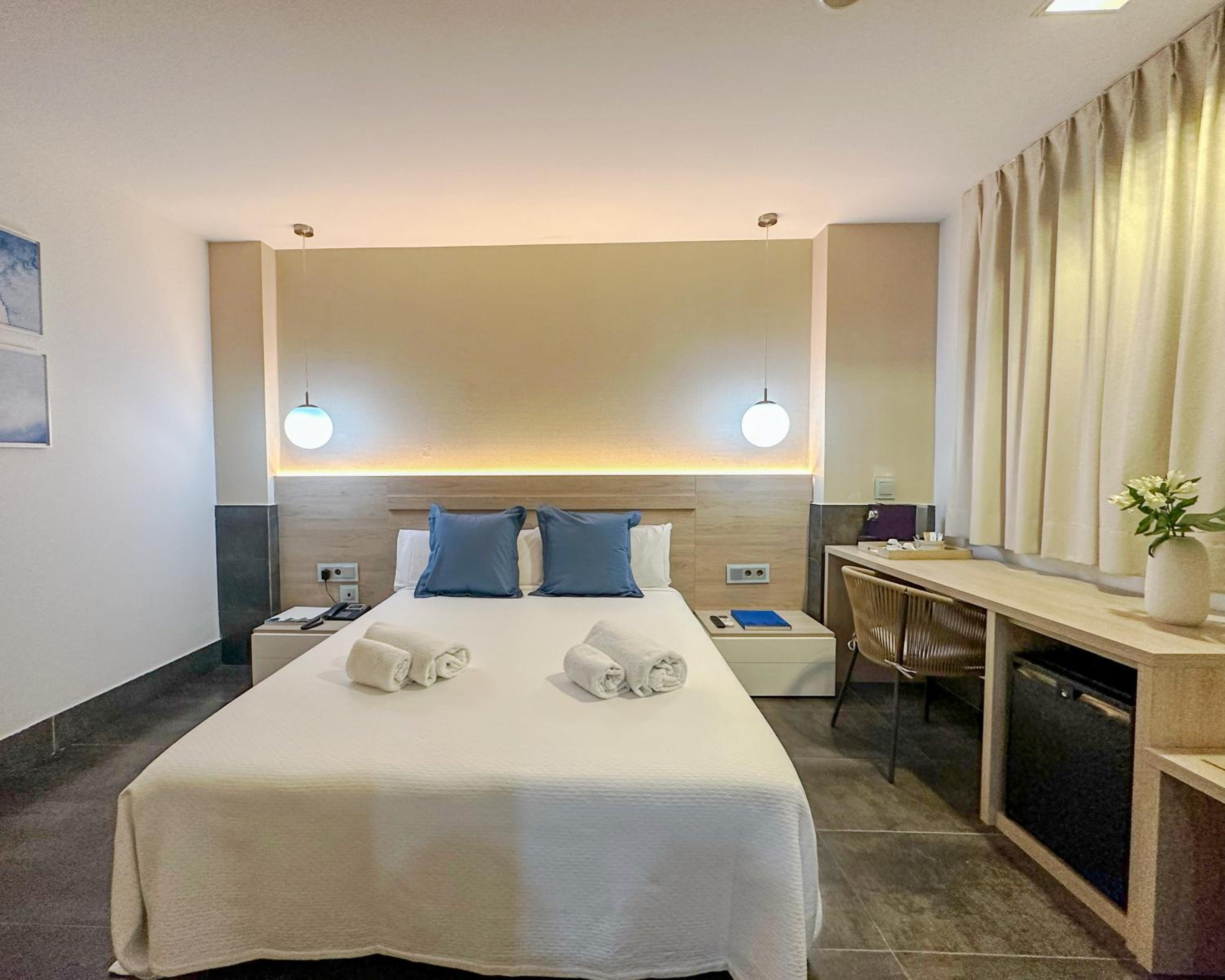 Double Room - Photo 13