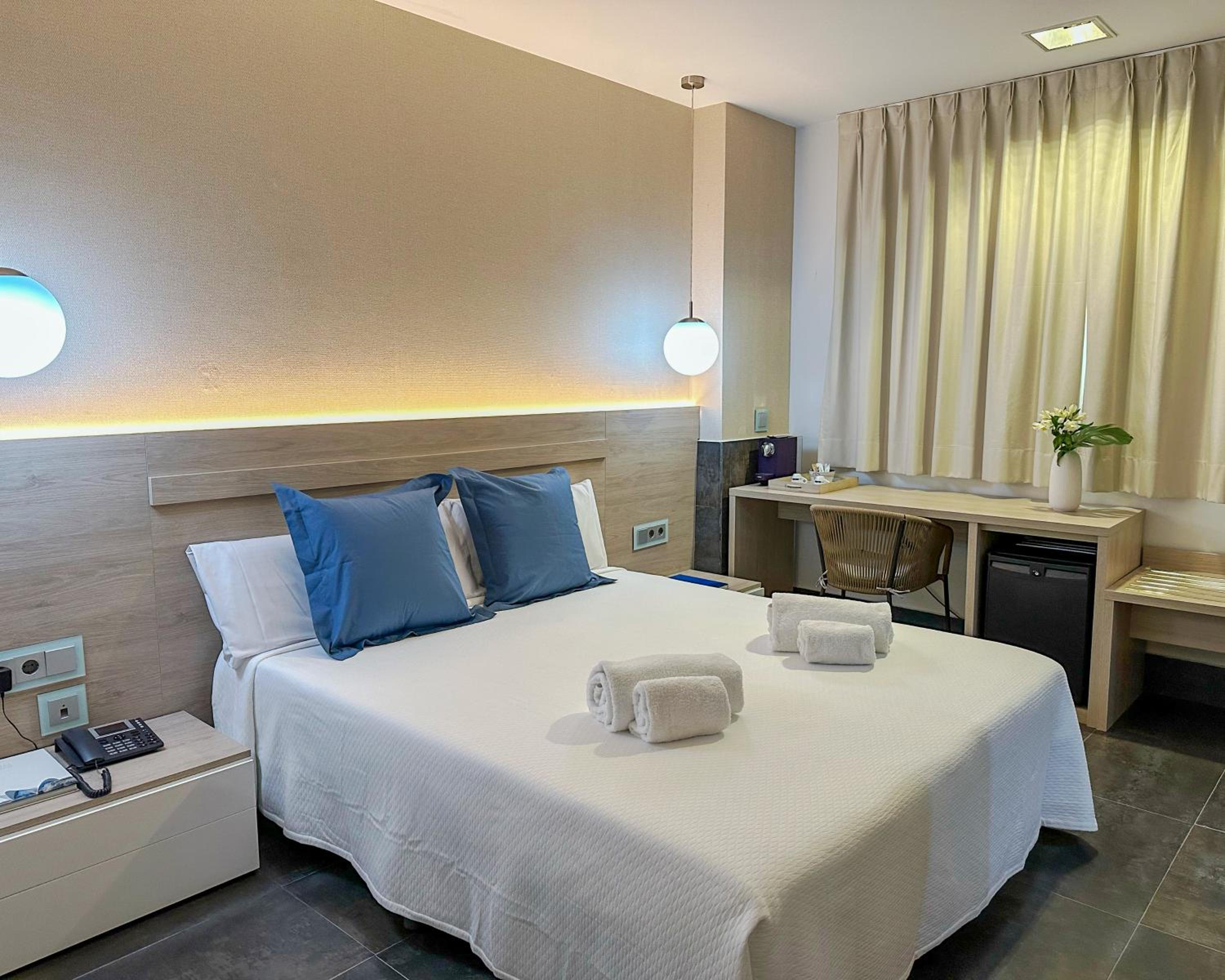 Double Room - Photo 11