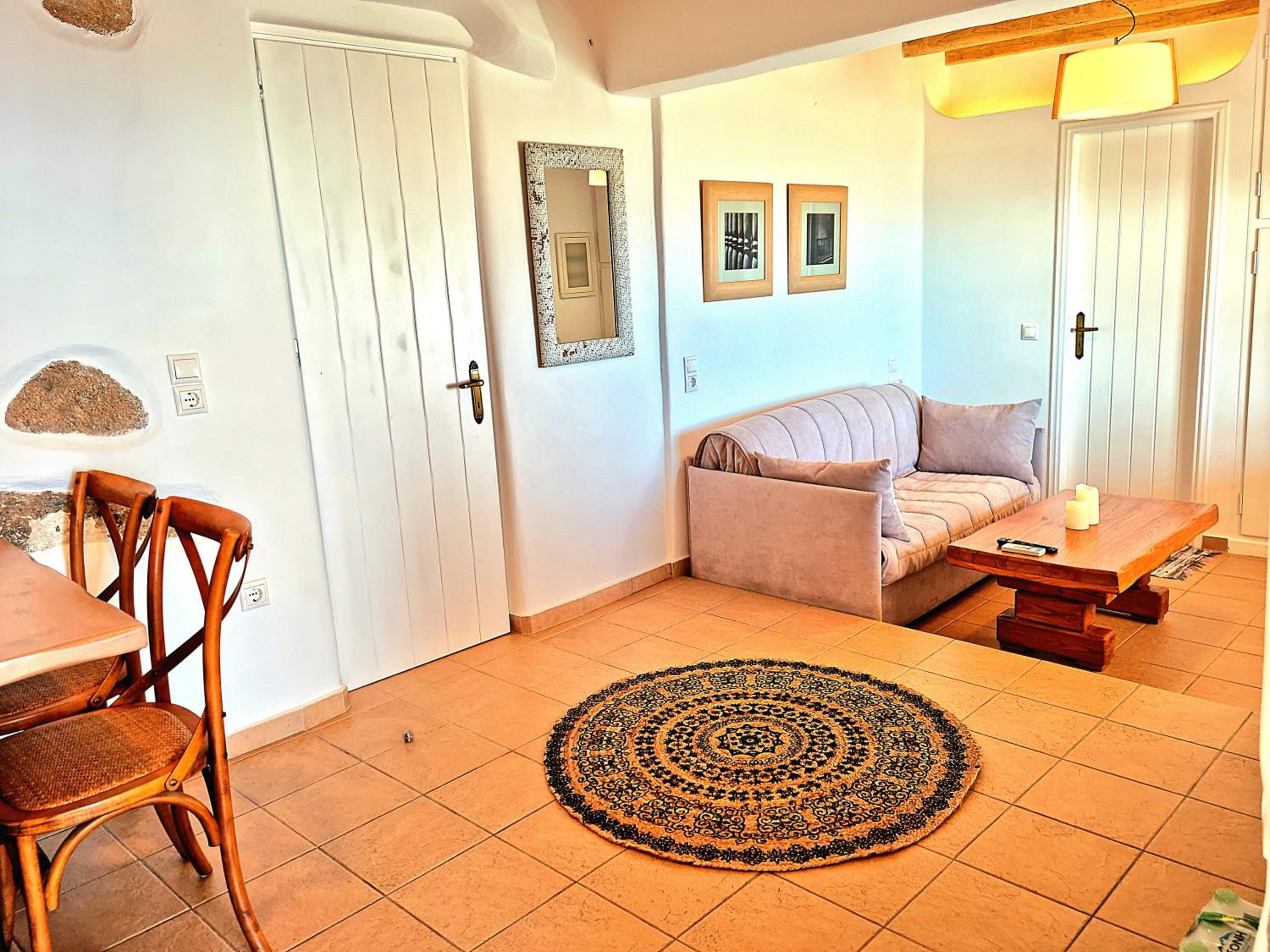 One-Bedroom Suite with Hot Tub 