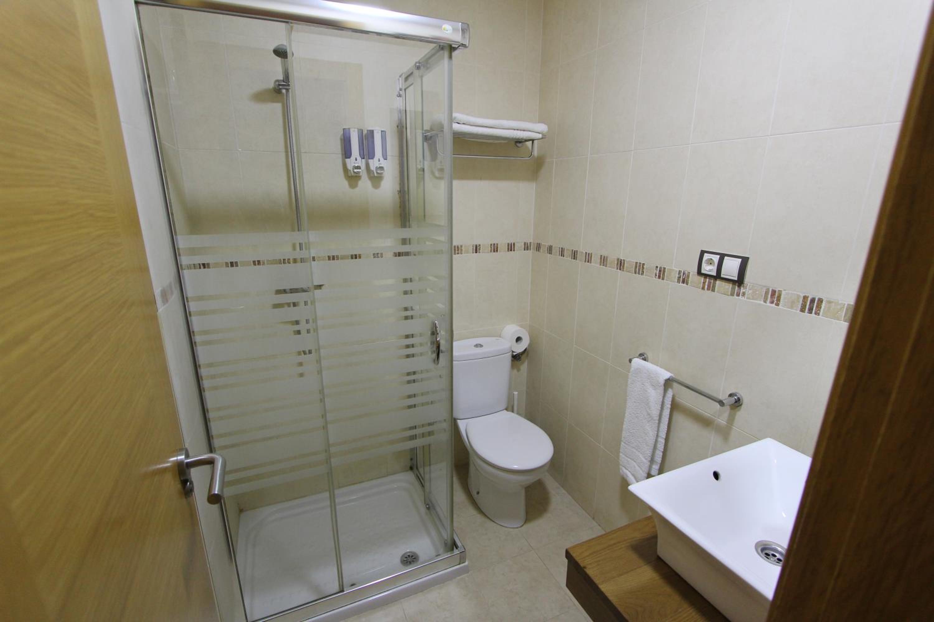 Small Double Room - Photo 4