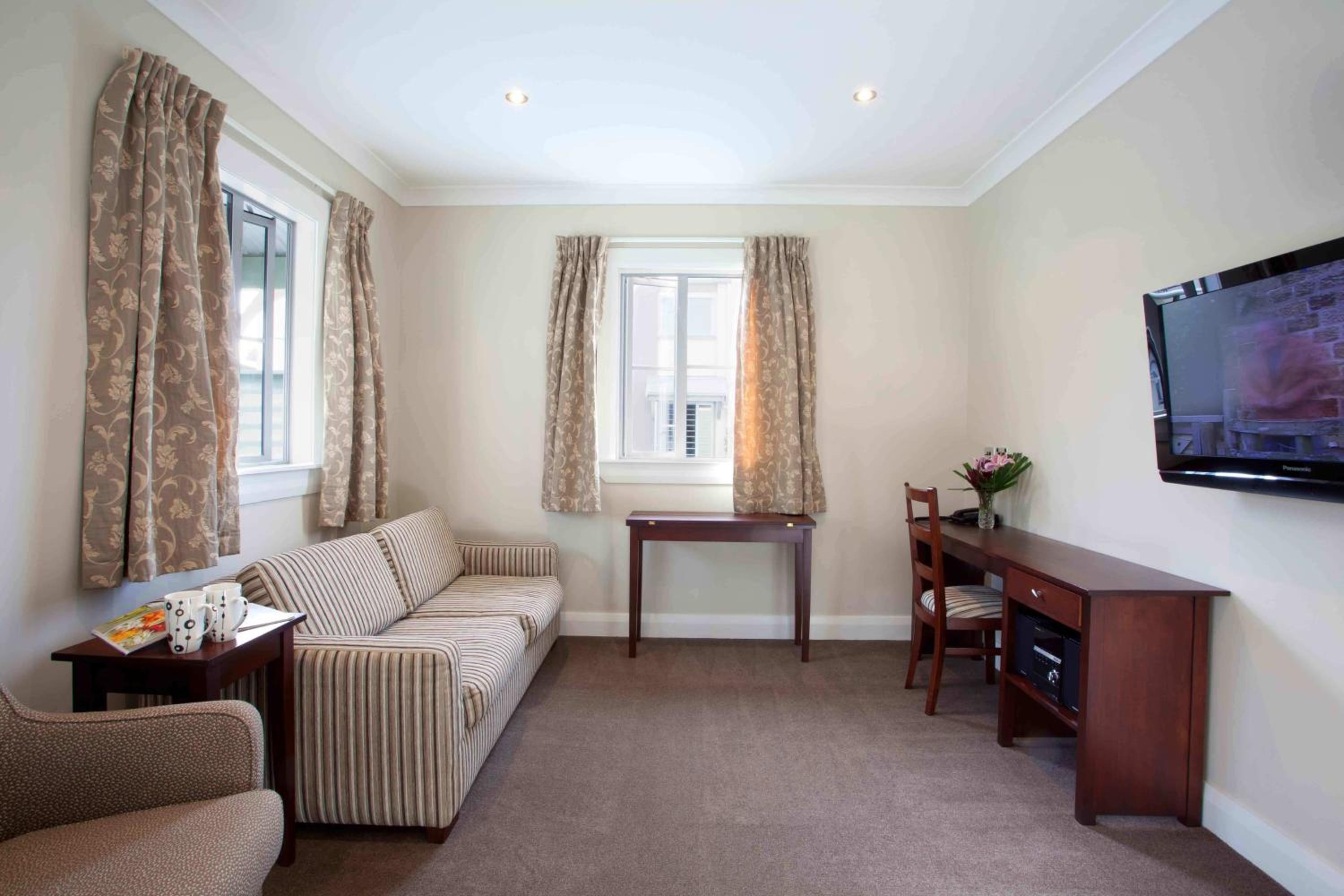 Deluxe Cottage with Spa Bath photo 1