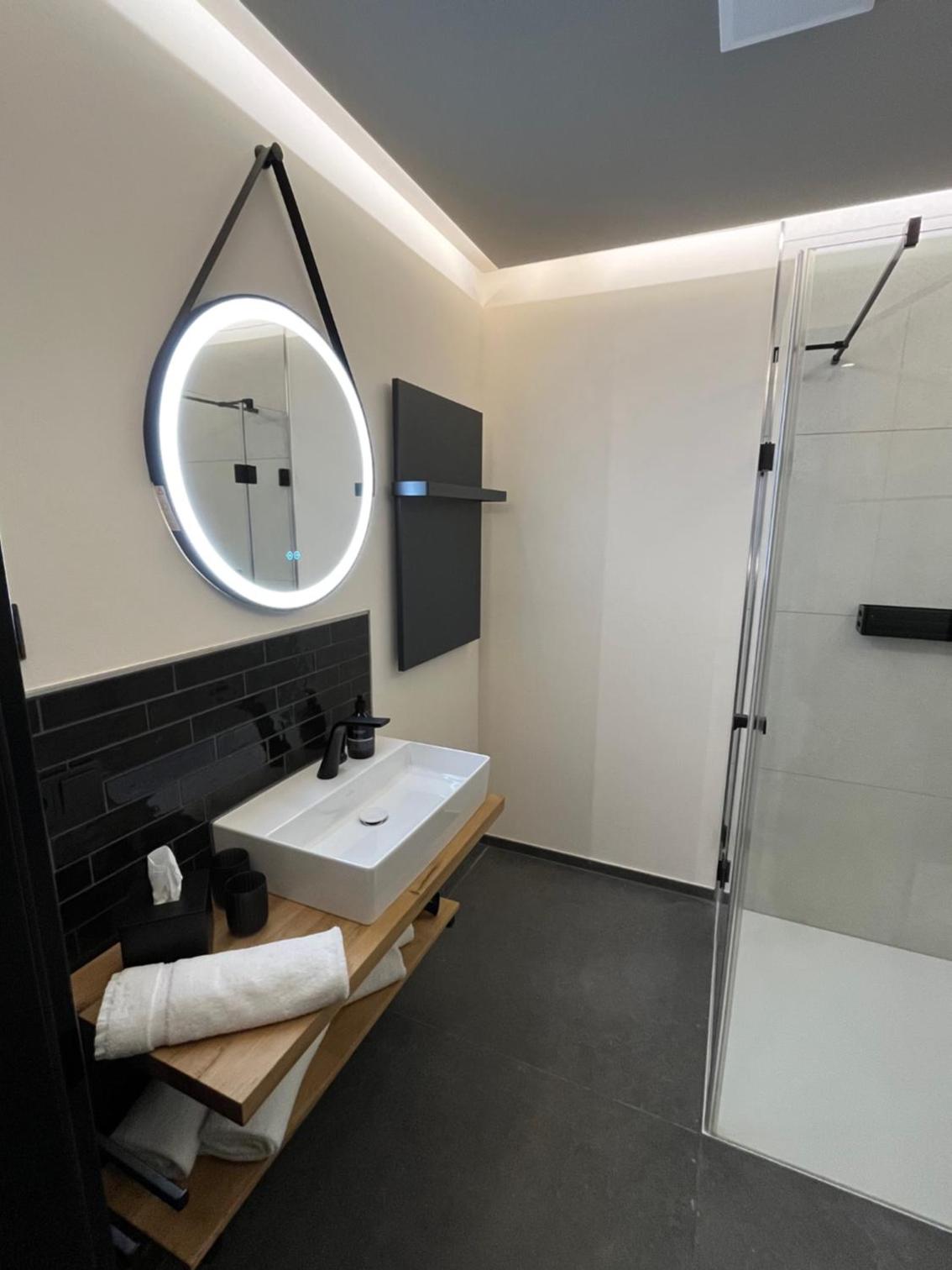 Double Room - Photo 33