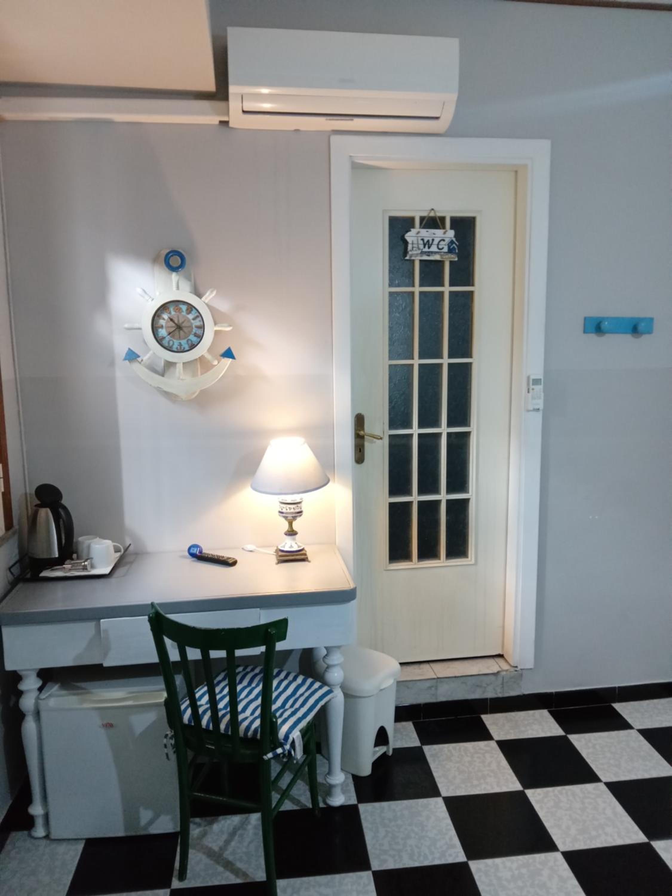 Double Room with Private Bathroom - Photo 5