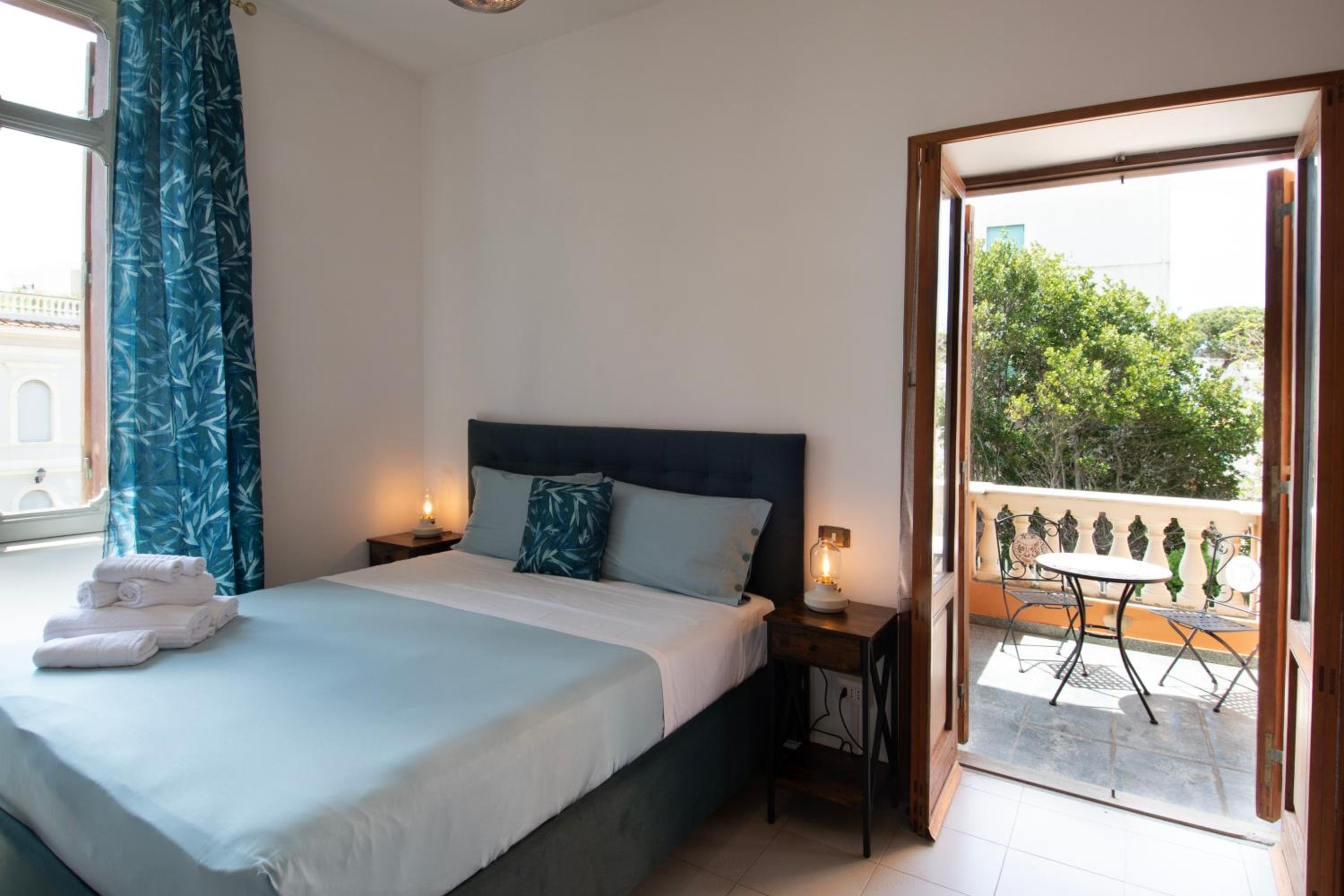 Deluxe Double Room with Balcony and Sea View - Photo 5