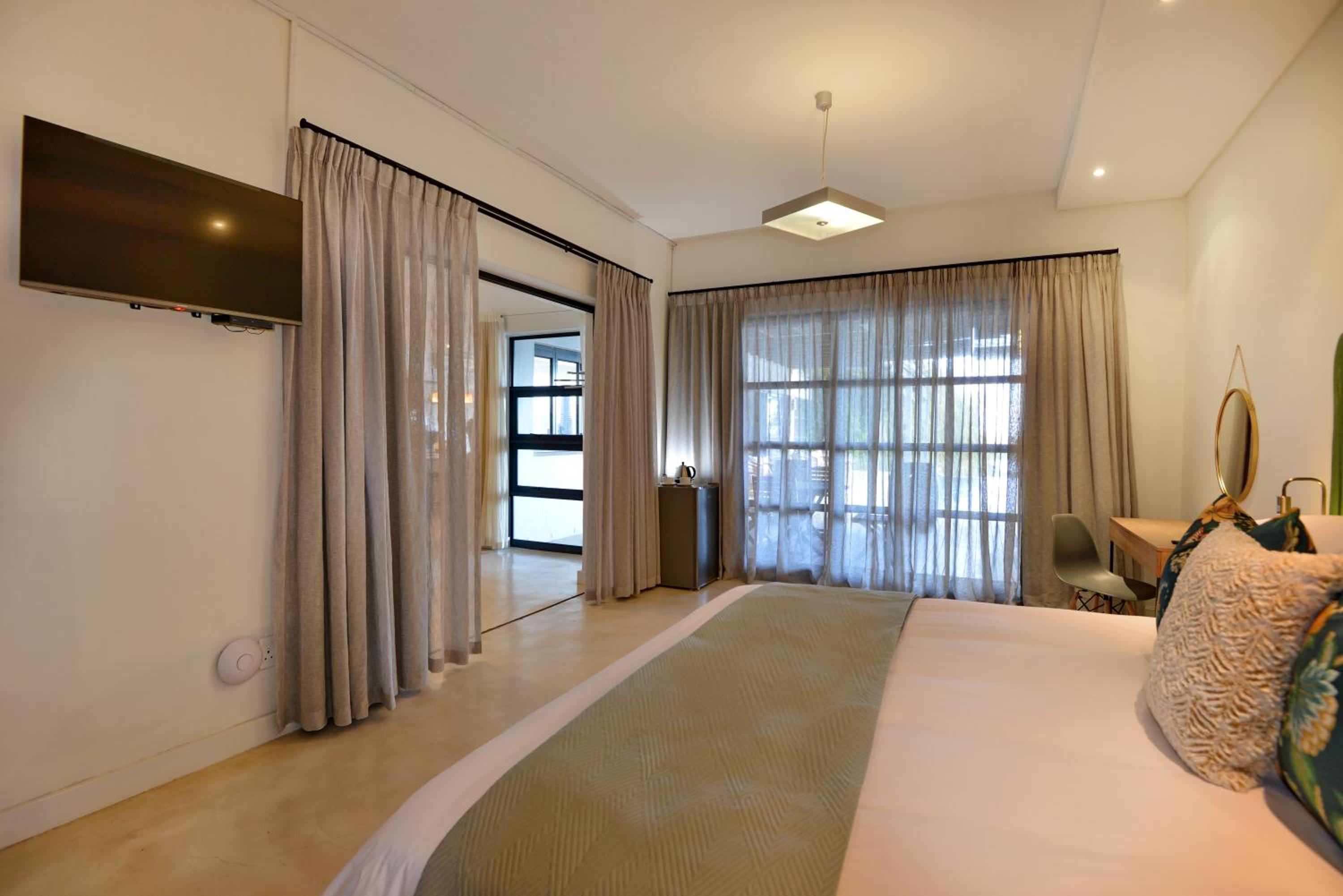 Double Room - Photo 8