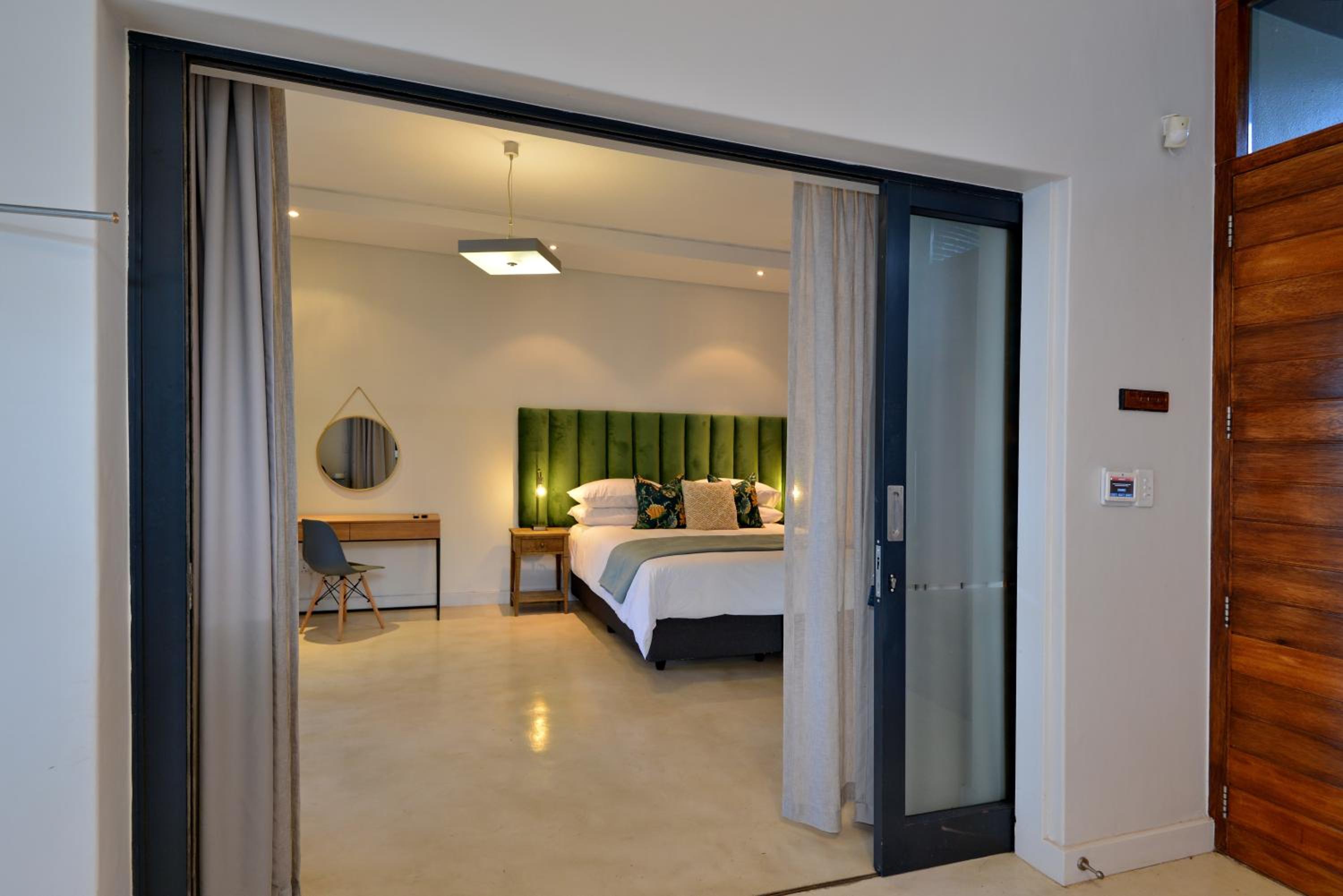 Double Room - Photo 4