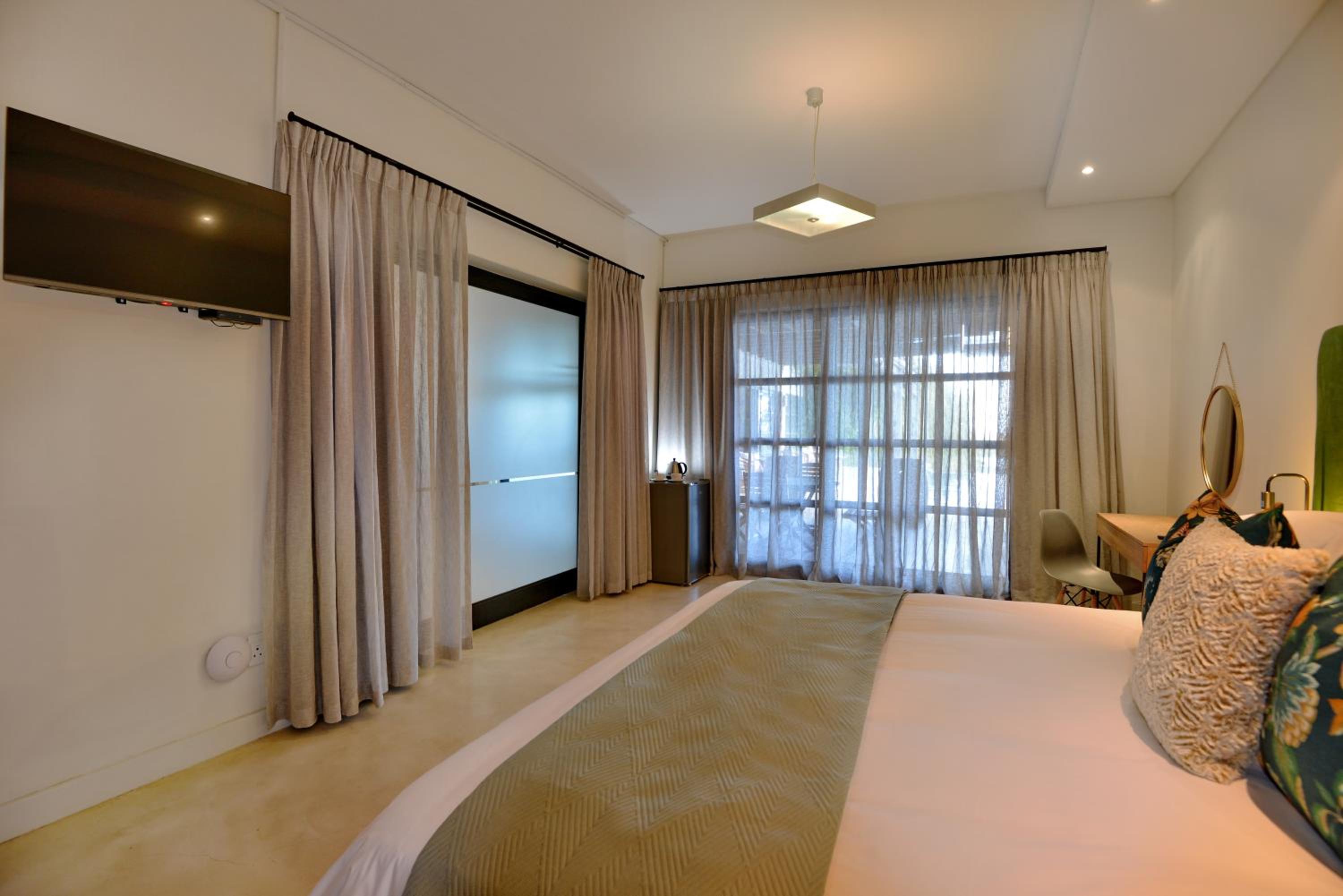 Double Room - Photo 5