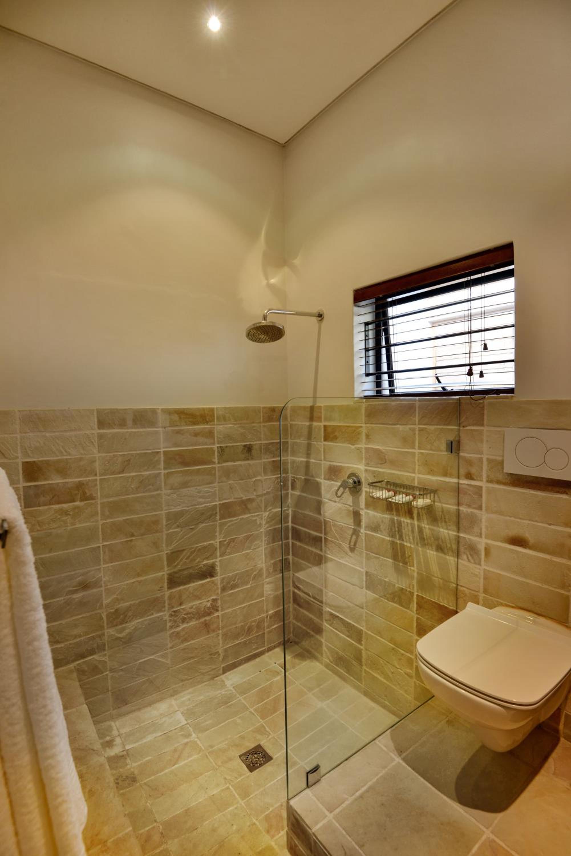 Double Room - Photo 6
