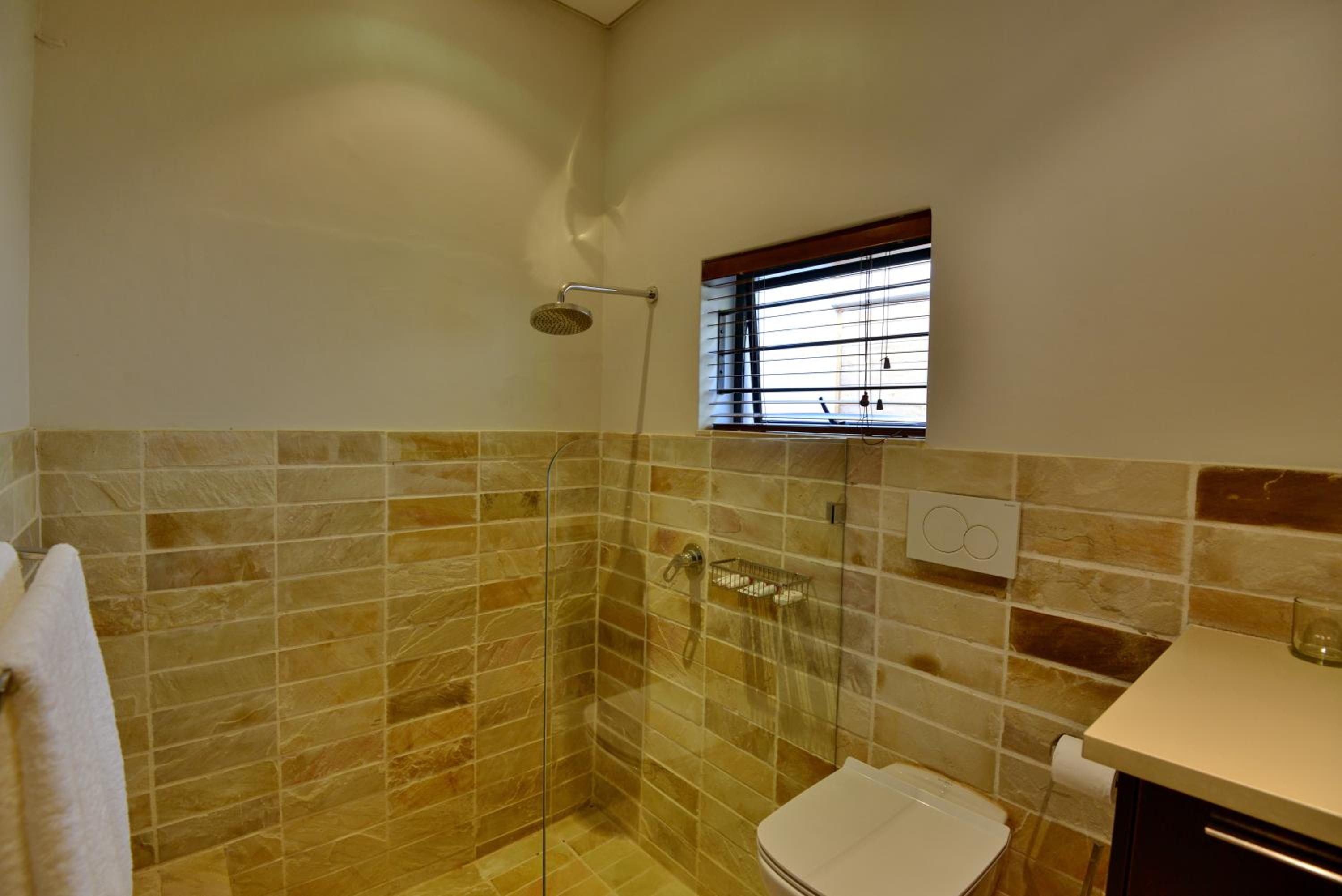 Double Room - Photo 7