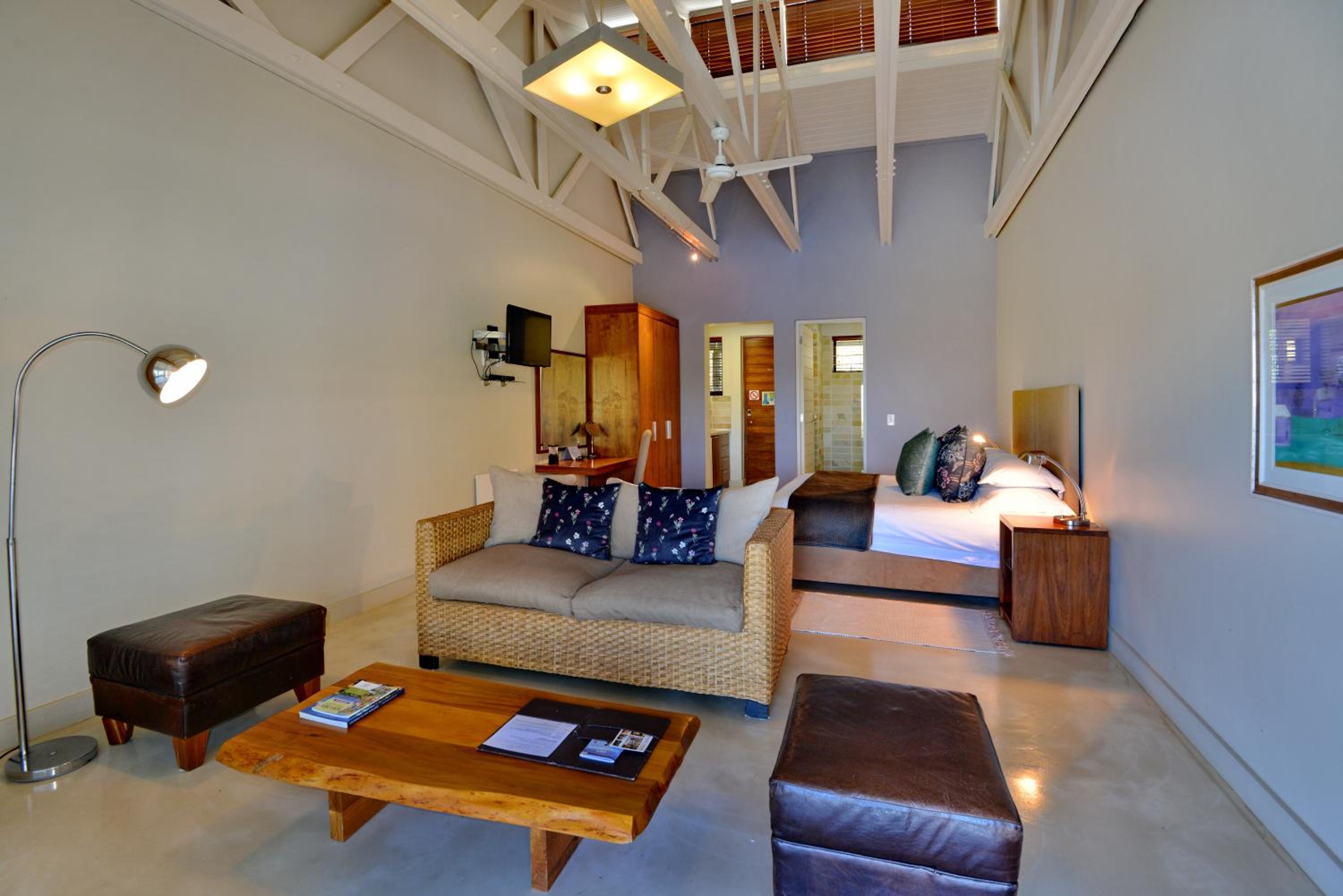 Deluxe Room - Photo 3