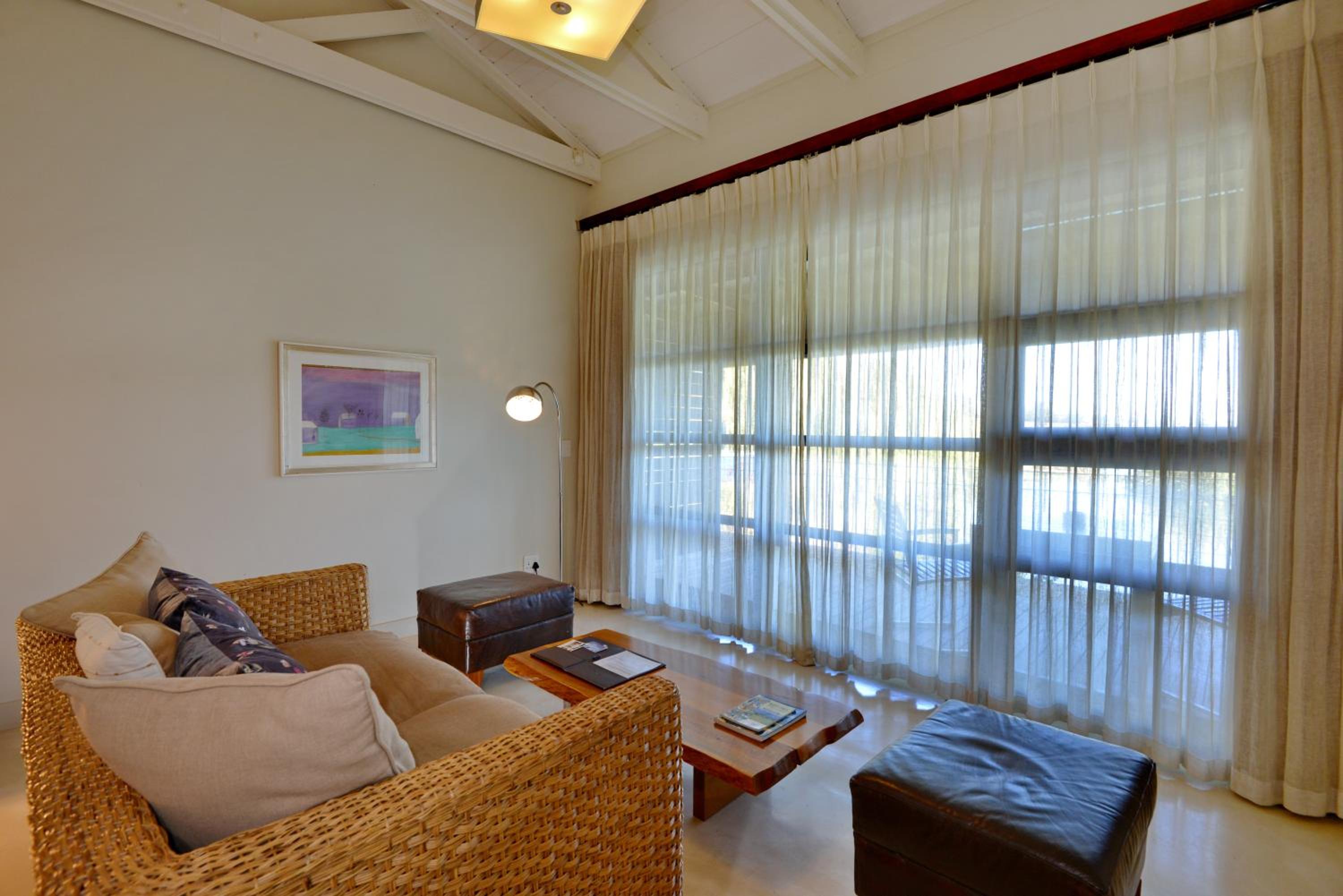 Deluxe Room - Photo 10