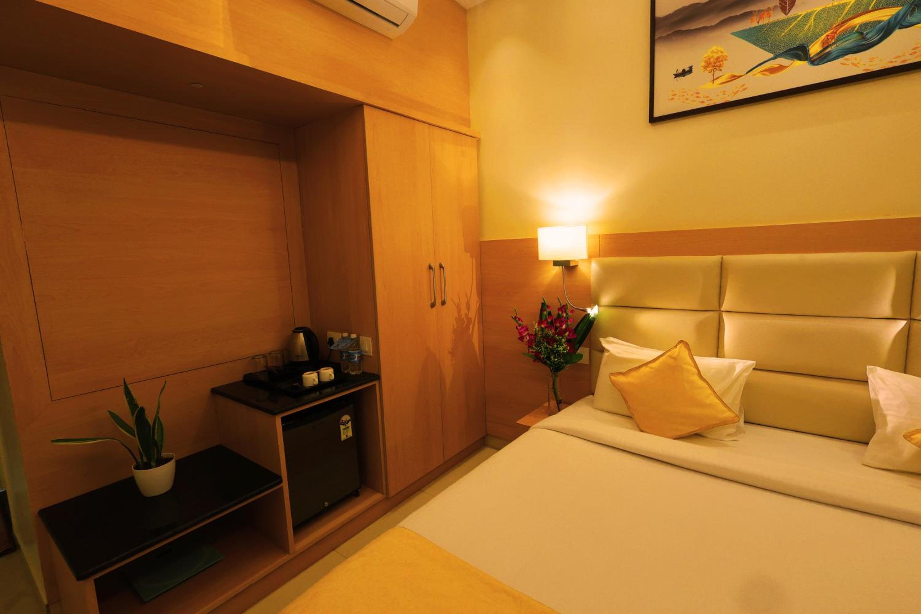 Deluxe Room - Photo 9