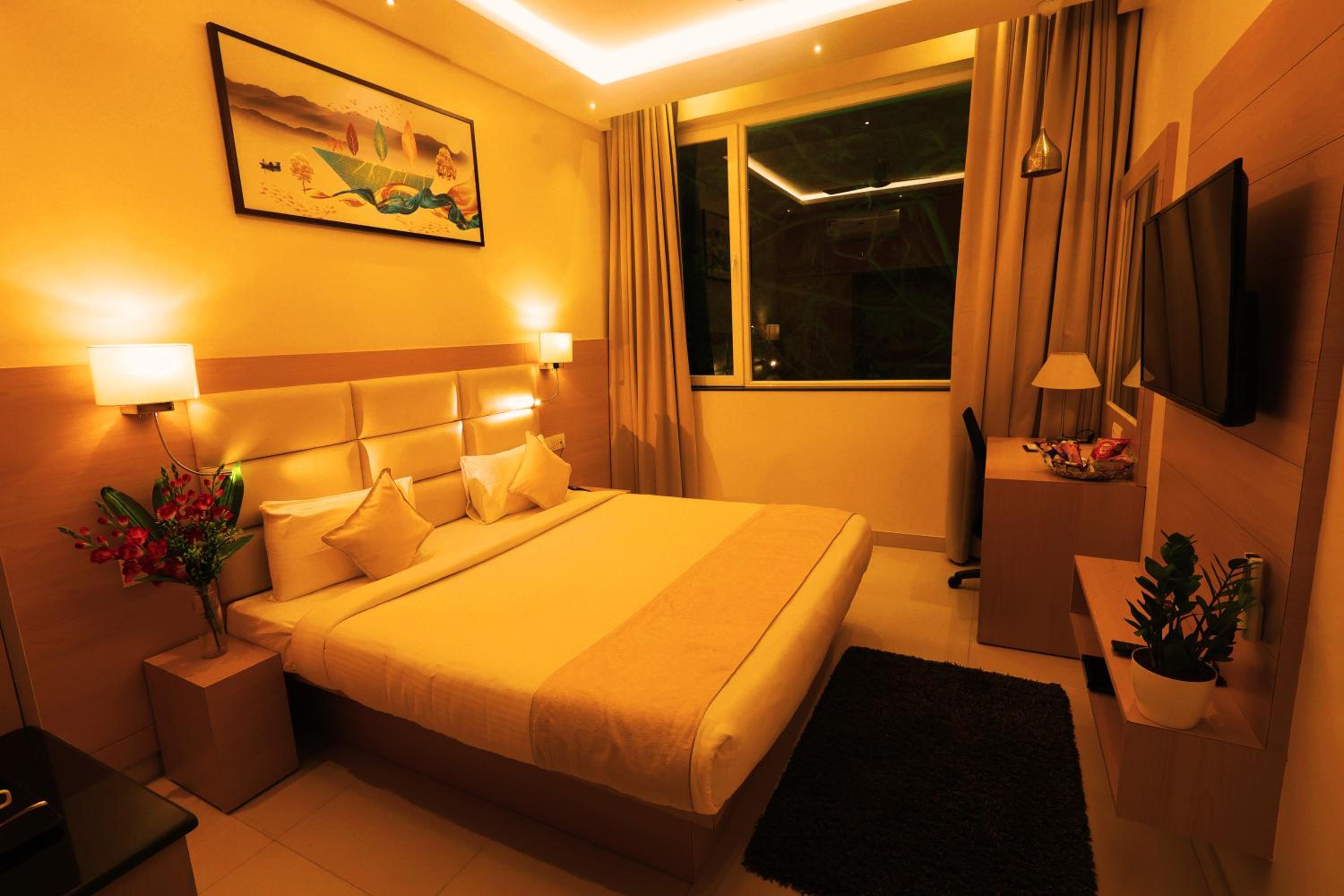 Deluxe Room - Photo 10