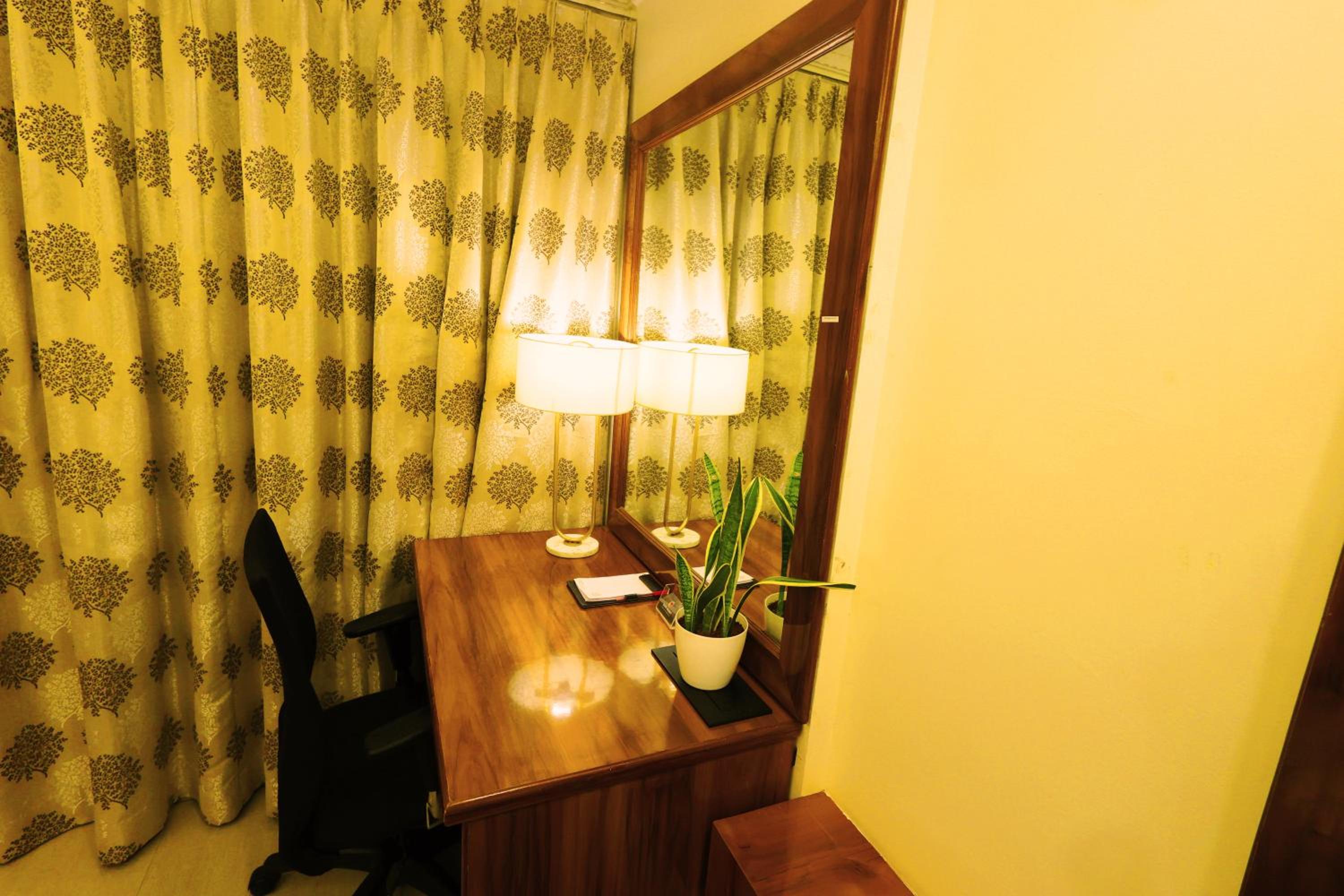 Deluxe Room - Photo 7