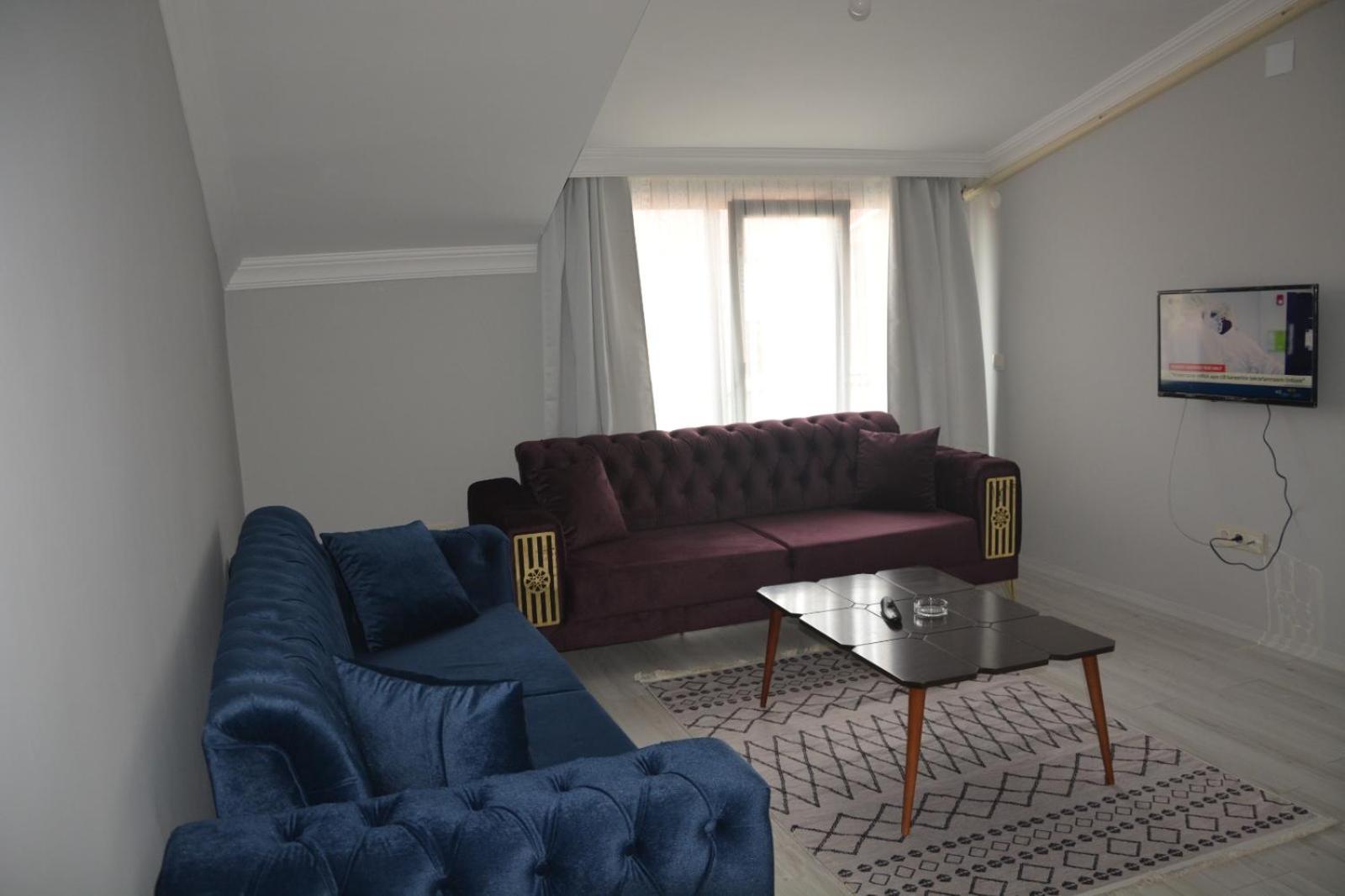 Apartment with Balcony - Photo 14