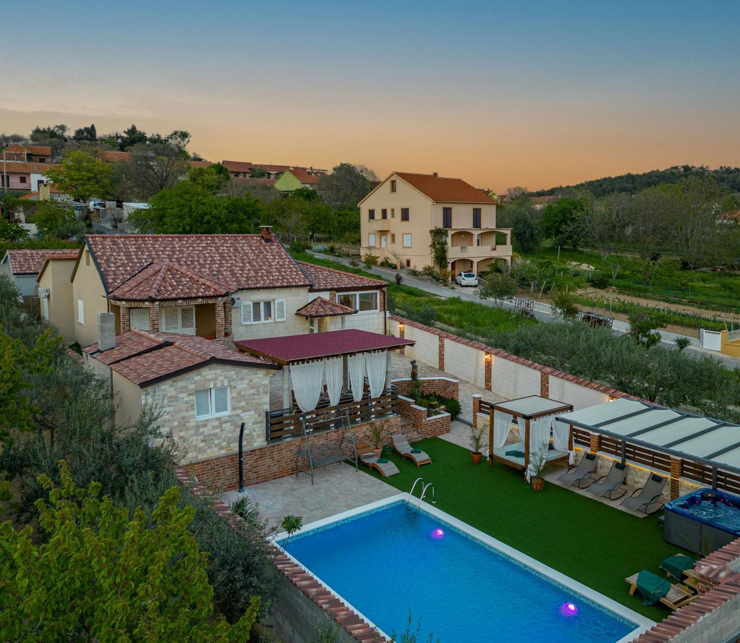 Villa with Private Pool photo 3
