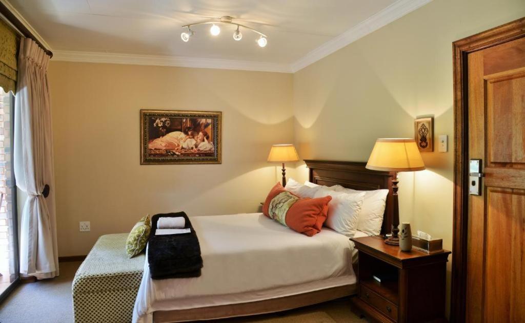 Premium Queen Room - Photo 3
