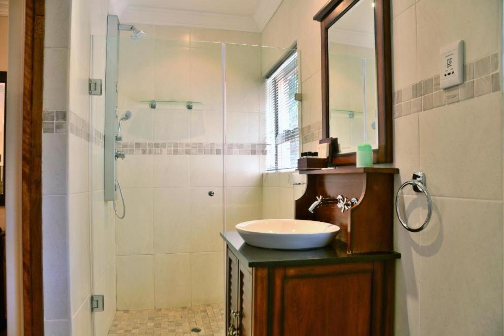 Premium Queen Room - Photo 2