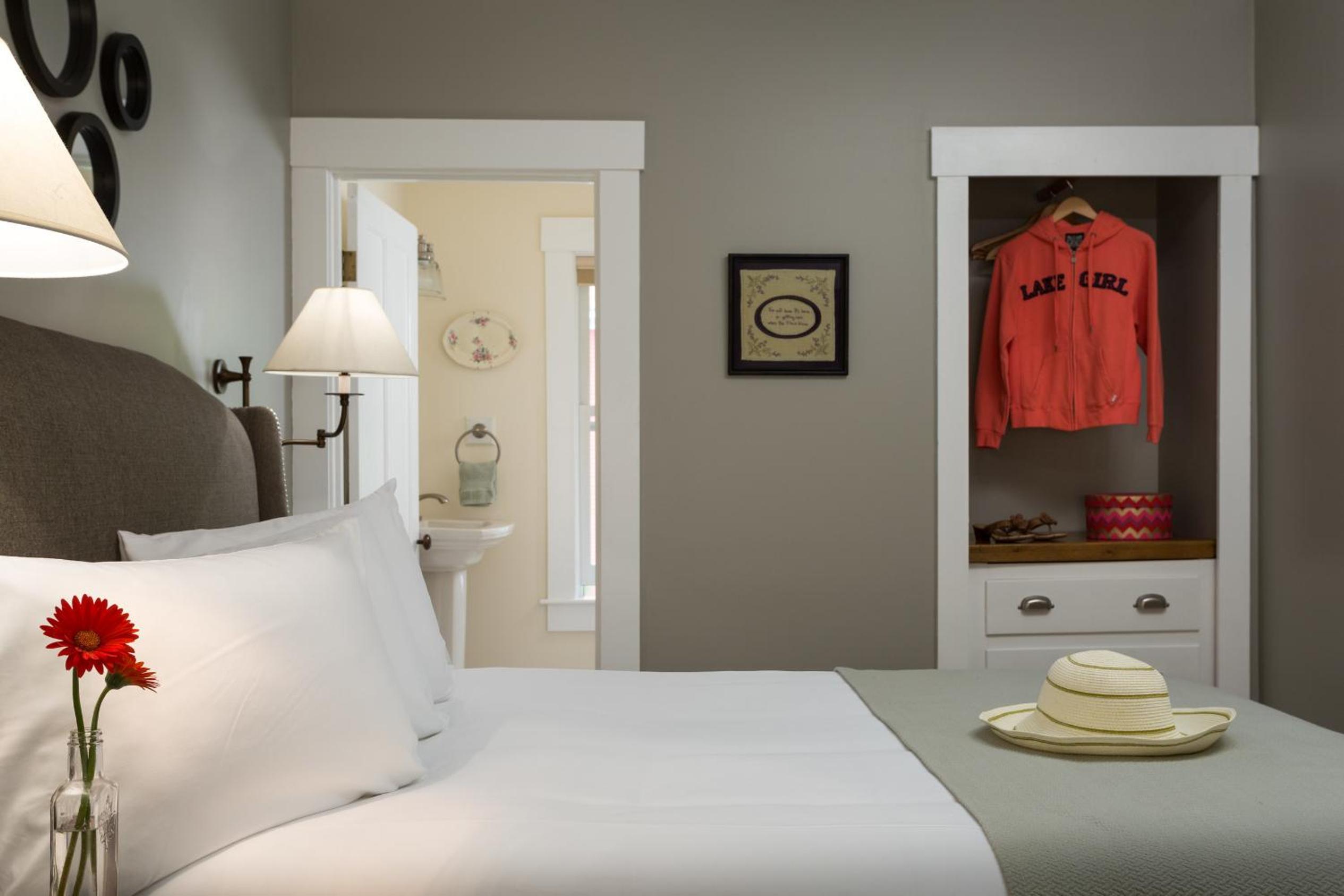 Queen Room photo 3