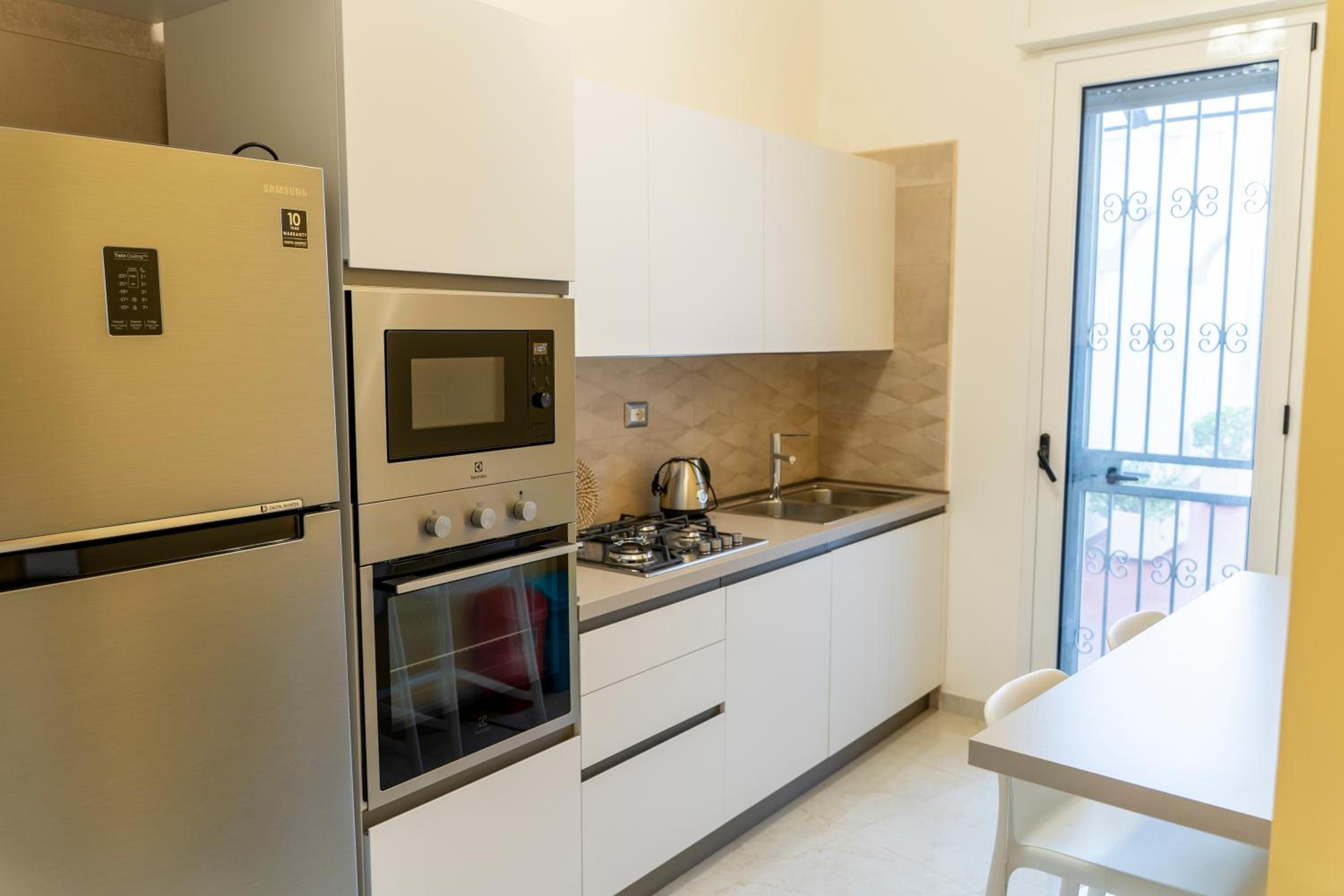 Standard Double Room - Photo 7