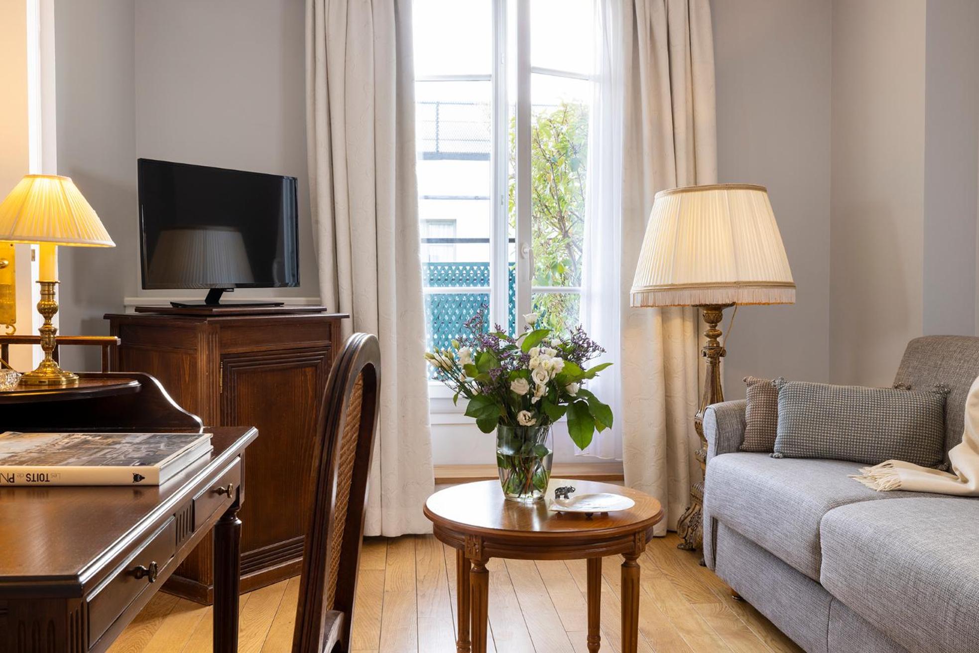 Suite with Terrace Littré - Photo 3