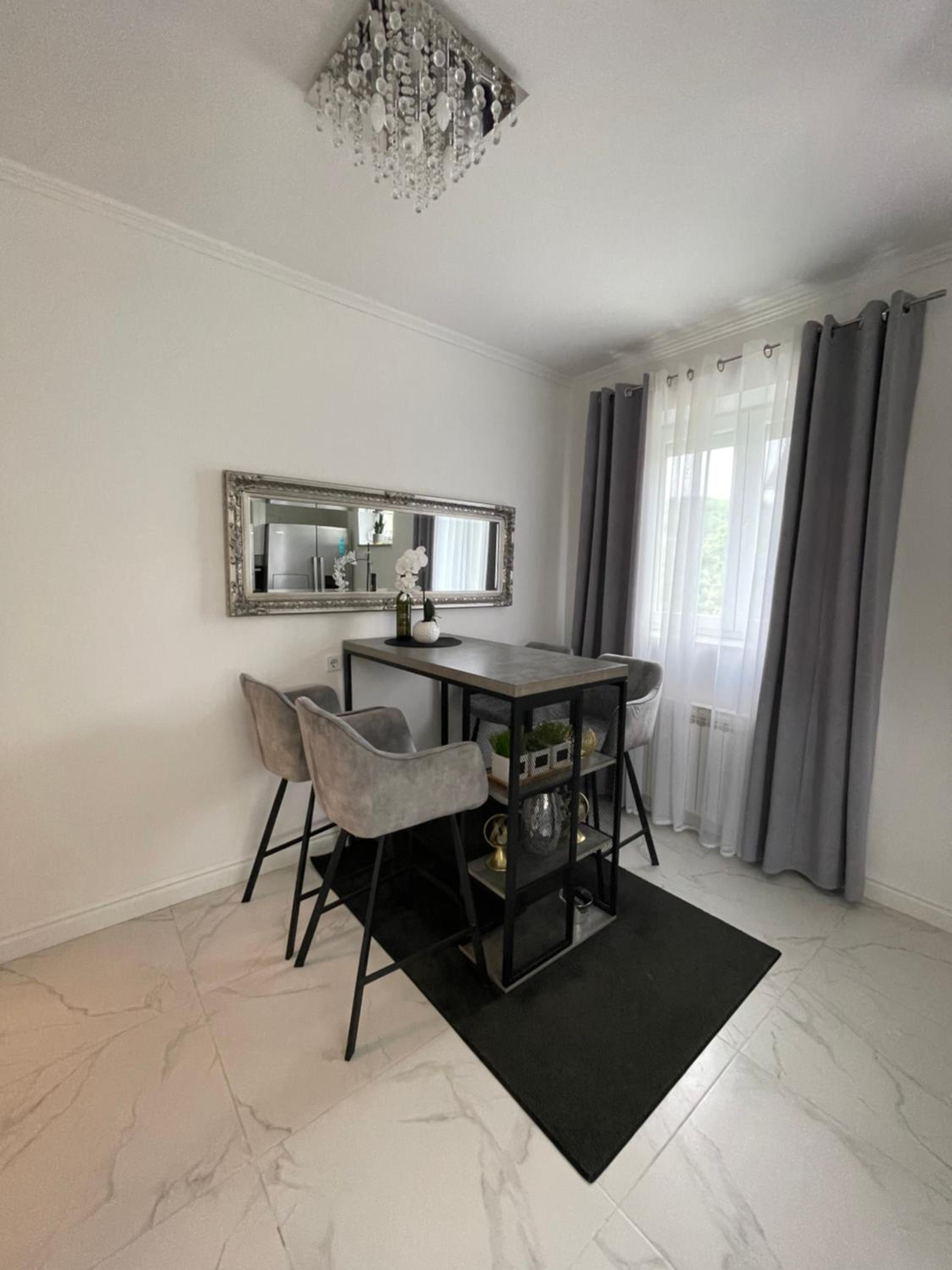 One-Bedroom Apartment - Photo 14
