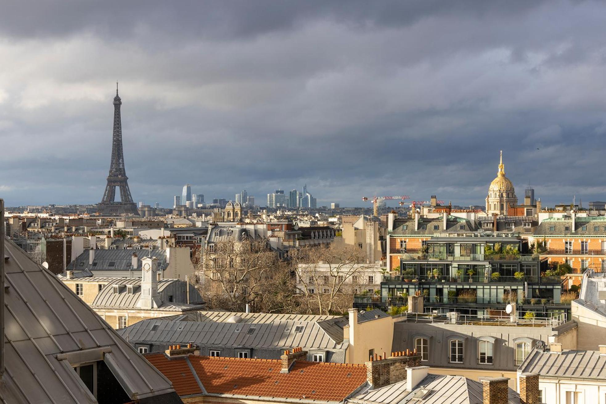Superior Double Room with Terrace and Eiffel Tower View