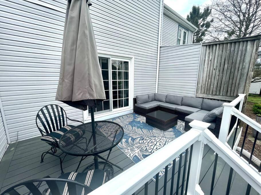 Three-Bedroom House photo 3