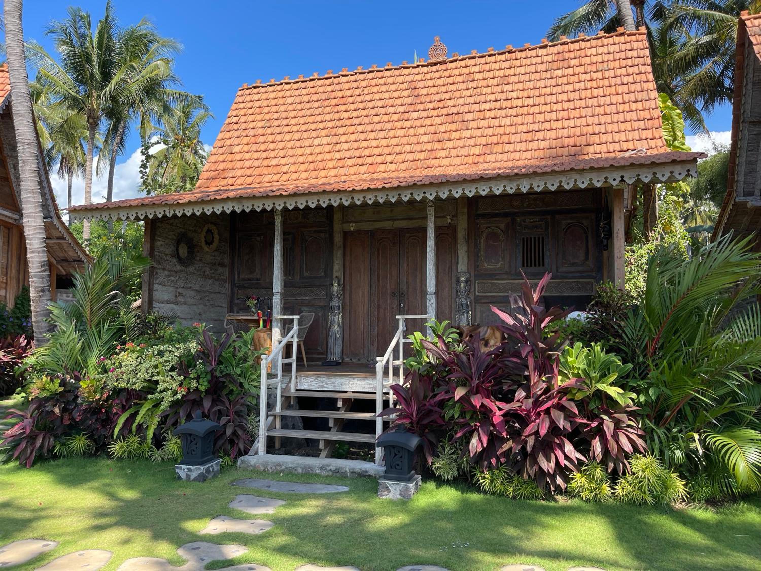 Bungalow with Sea View - Photo 2