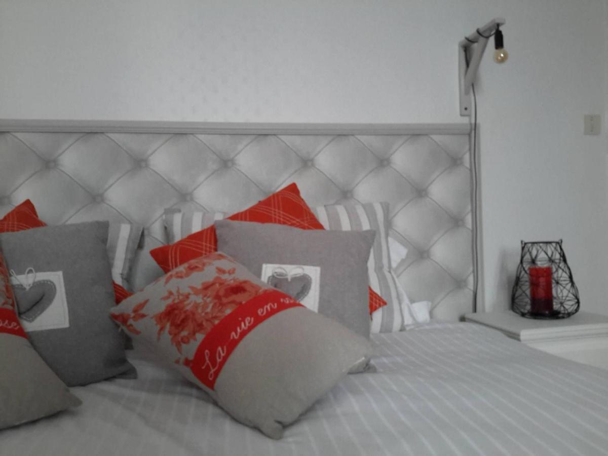 Standard Twin Room - Photo 2